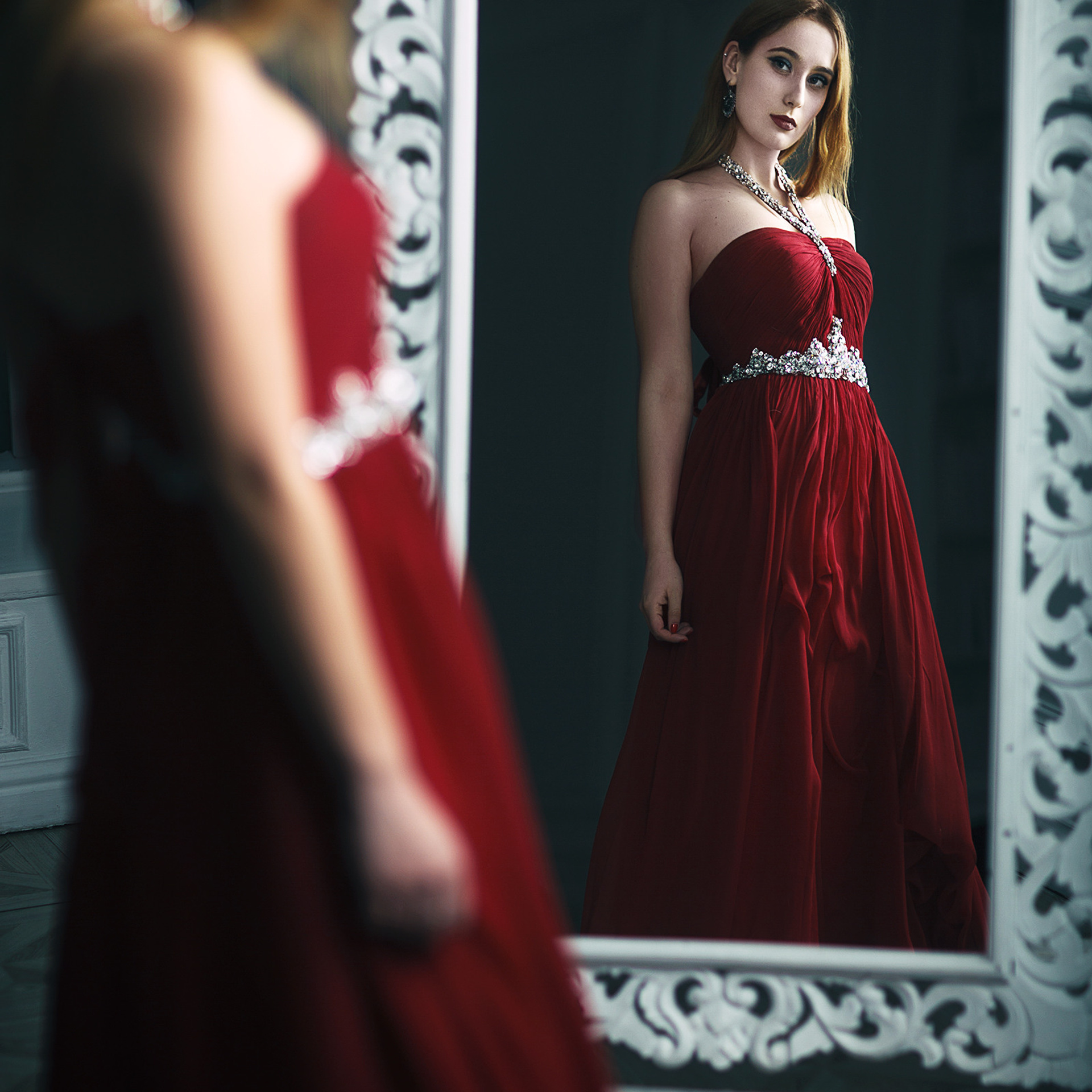 Алина в зазеркалье