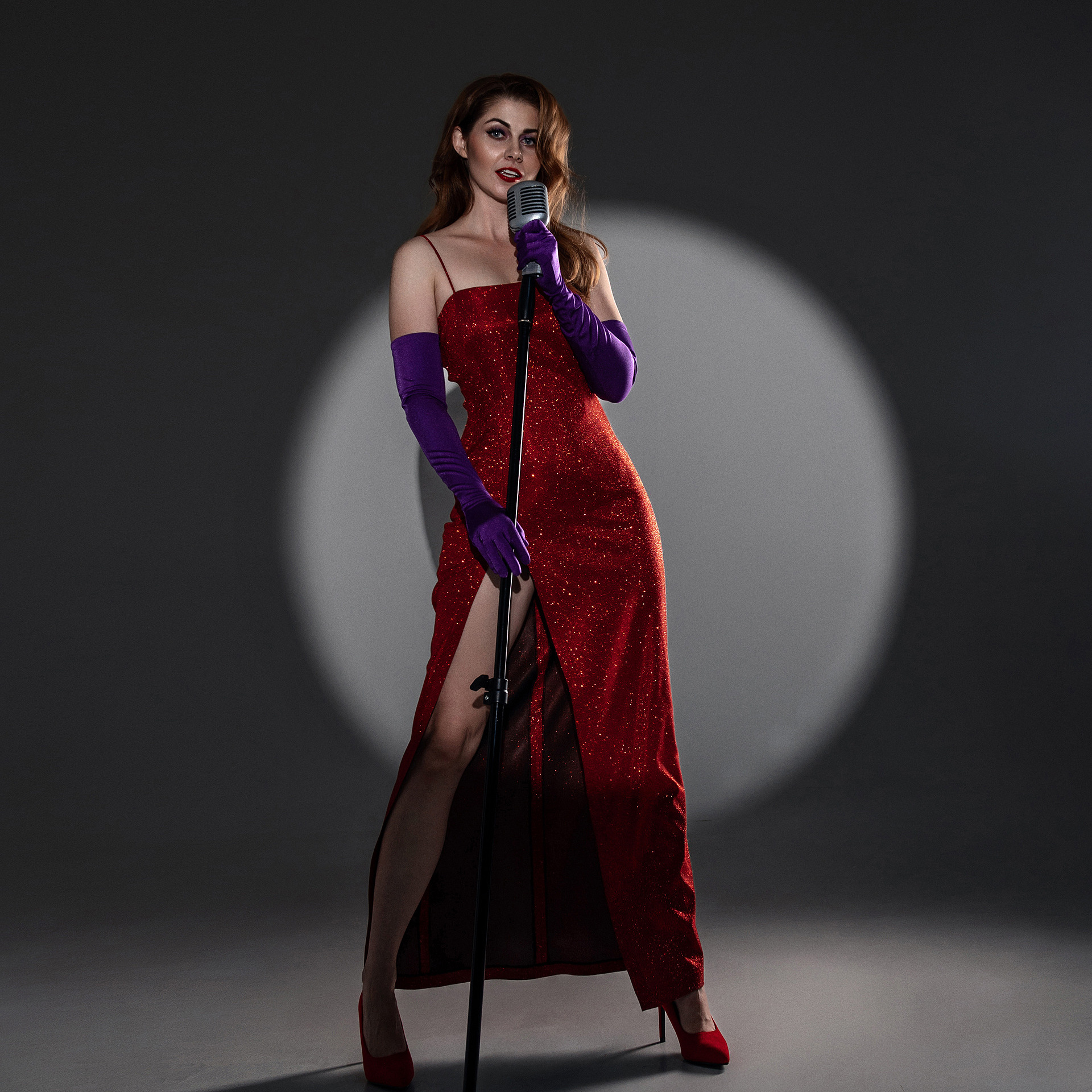 Алена — Кто подставил Кролика Роджера?