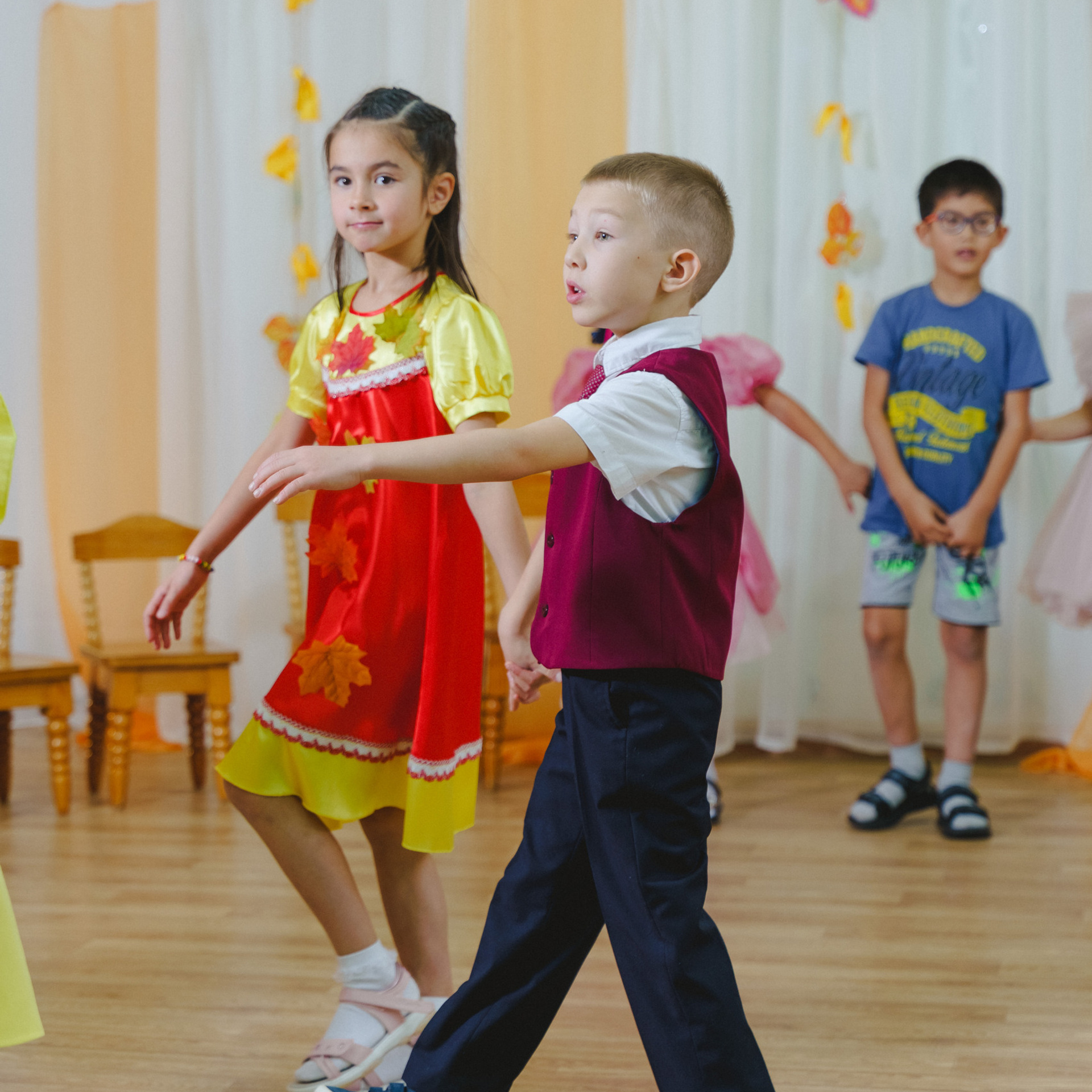 Праздник осени. Фотограф в детский сад в Екатеринбурге, выпускные альбомы Юлия Умерова