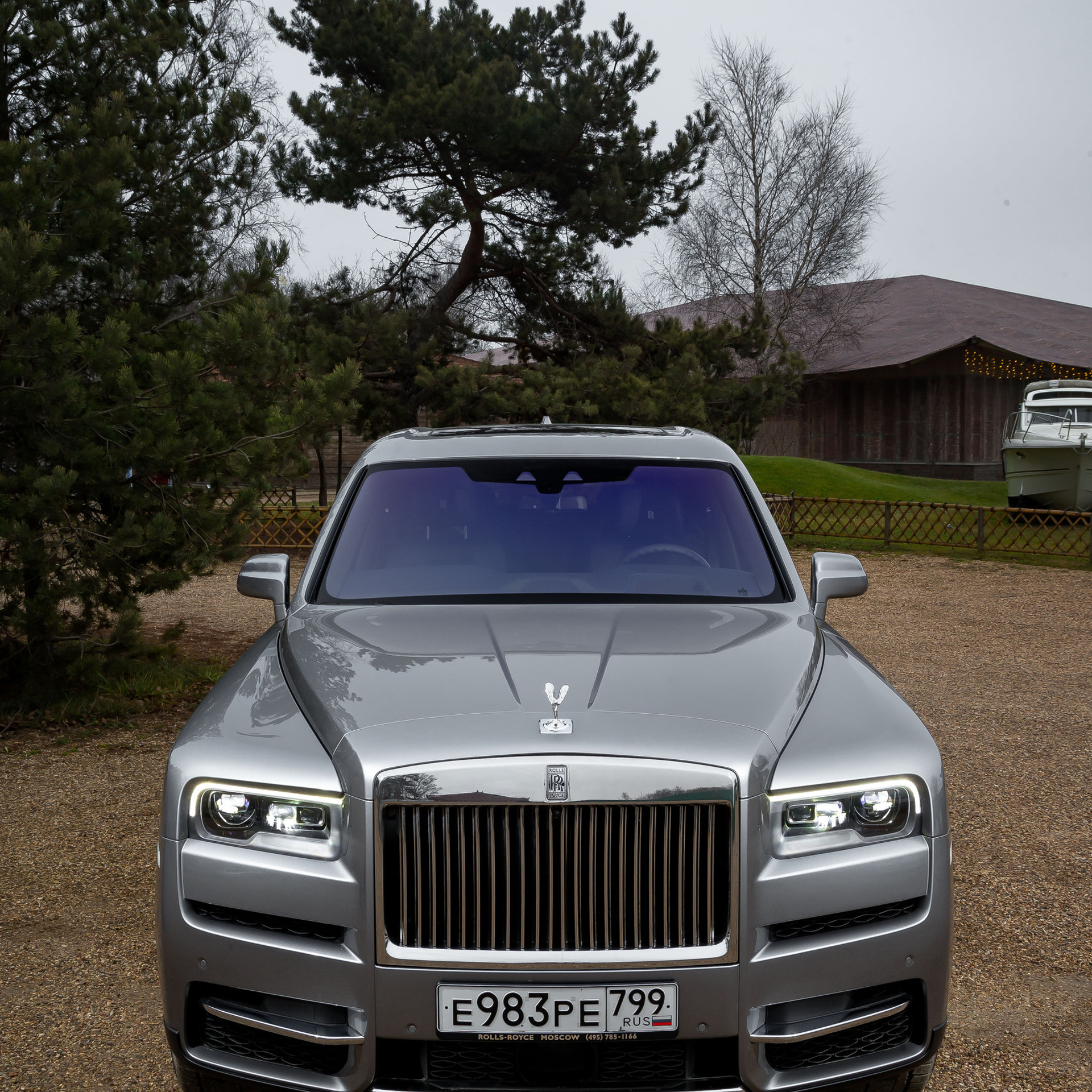 Rolls-Royce Cullinan. Фотограф Дмитрий Питерский