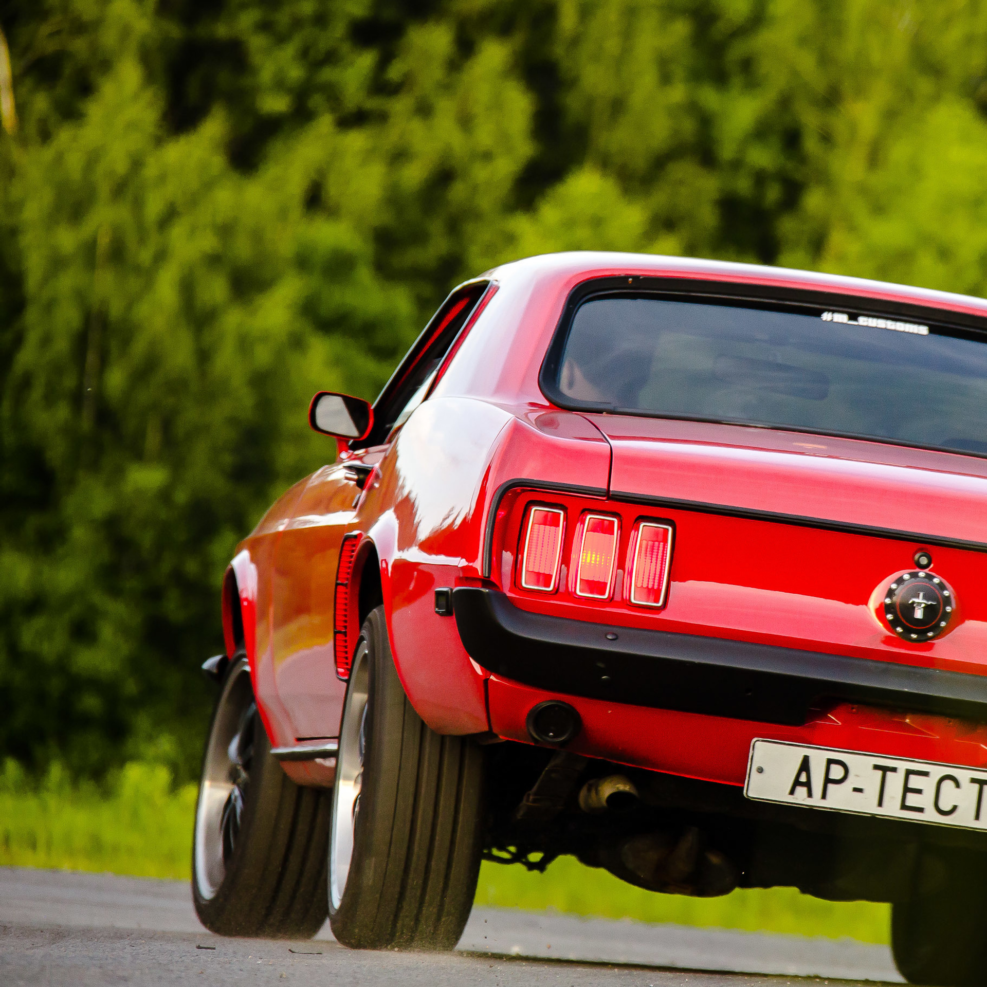 Ford Mustang vs Chevrolet Camaro. Фотограф Дмитрий Питерский