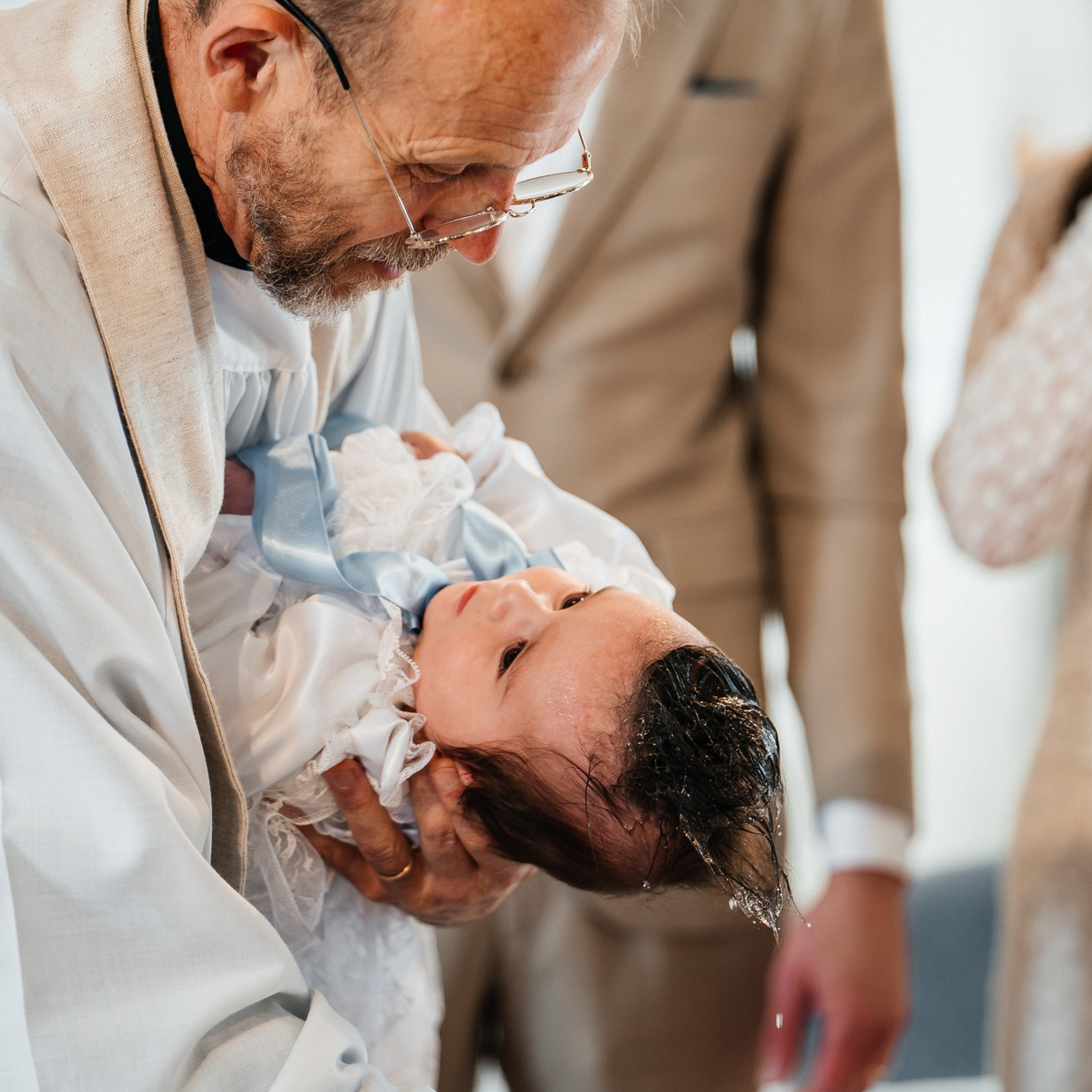 Dopfotografering i&nbsp;Kungsbacka Kyrka | Dopfotograf i&nbsp;Halland