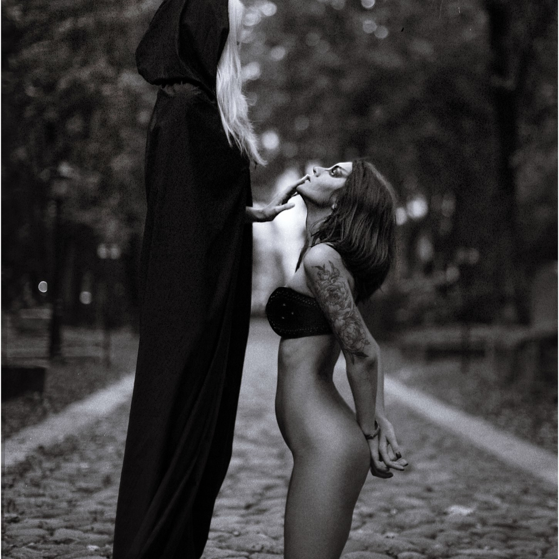 - фотосессии в эксклюзивных образах в  СПб и Москве. провожу регулярны. Фотограф Облако Александра