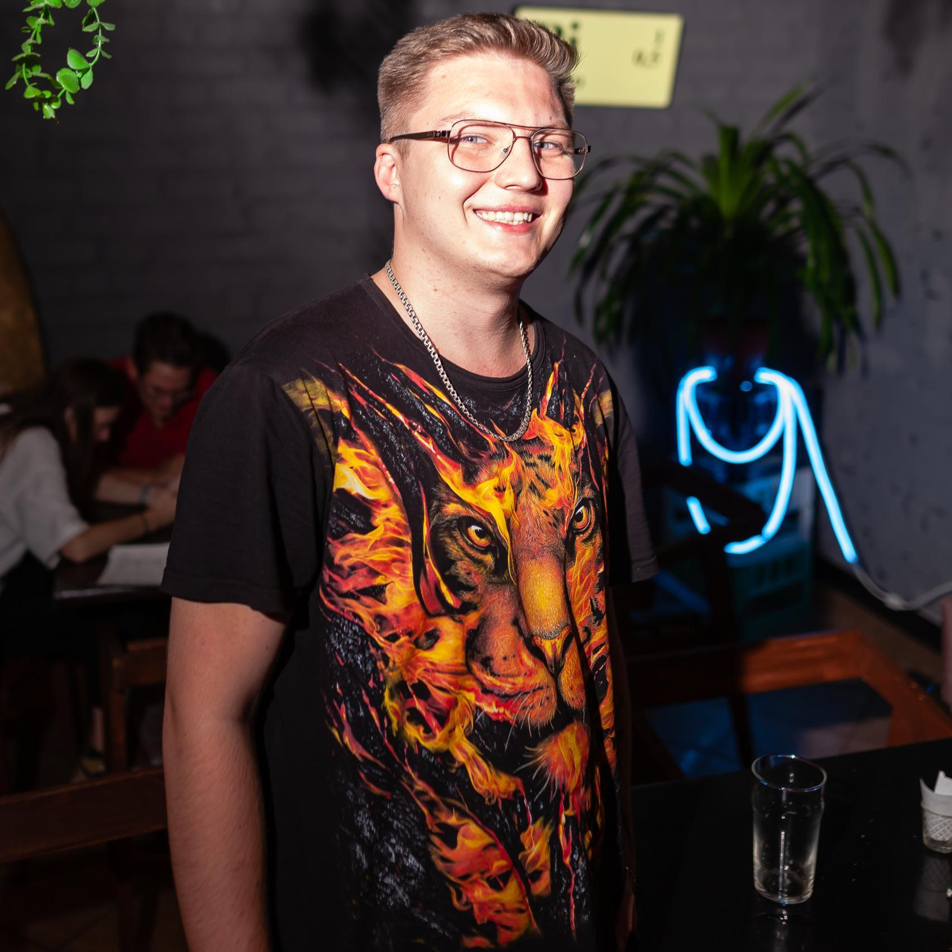 Если мы работали вместе, пожалуйста, оставьте отзыв