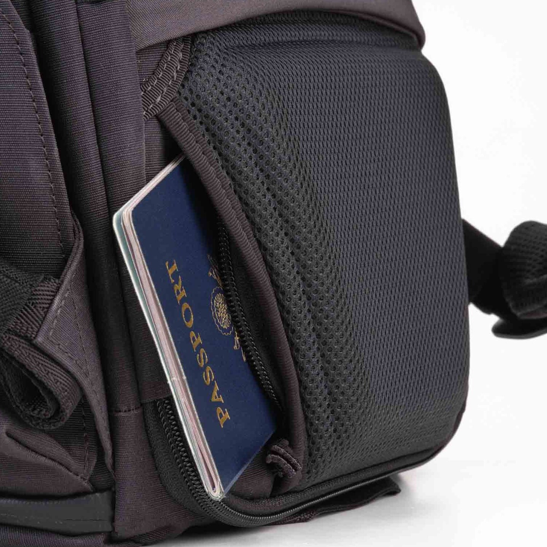 Shimoda, рюкзак Urban Explore для фотографов. Фотограф — видеограф в Москве Дмитрий Менделеев