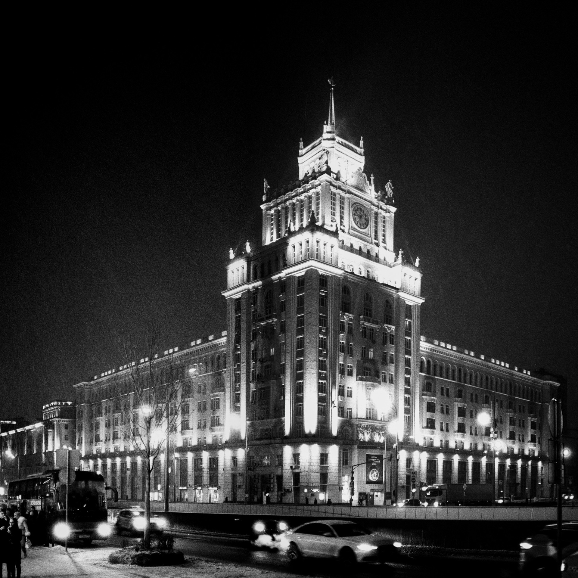 Revue 35CC / Kodak Double-X 5222 ISO 250 at ISO 400