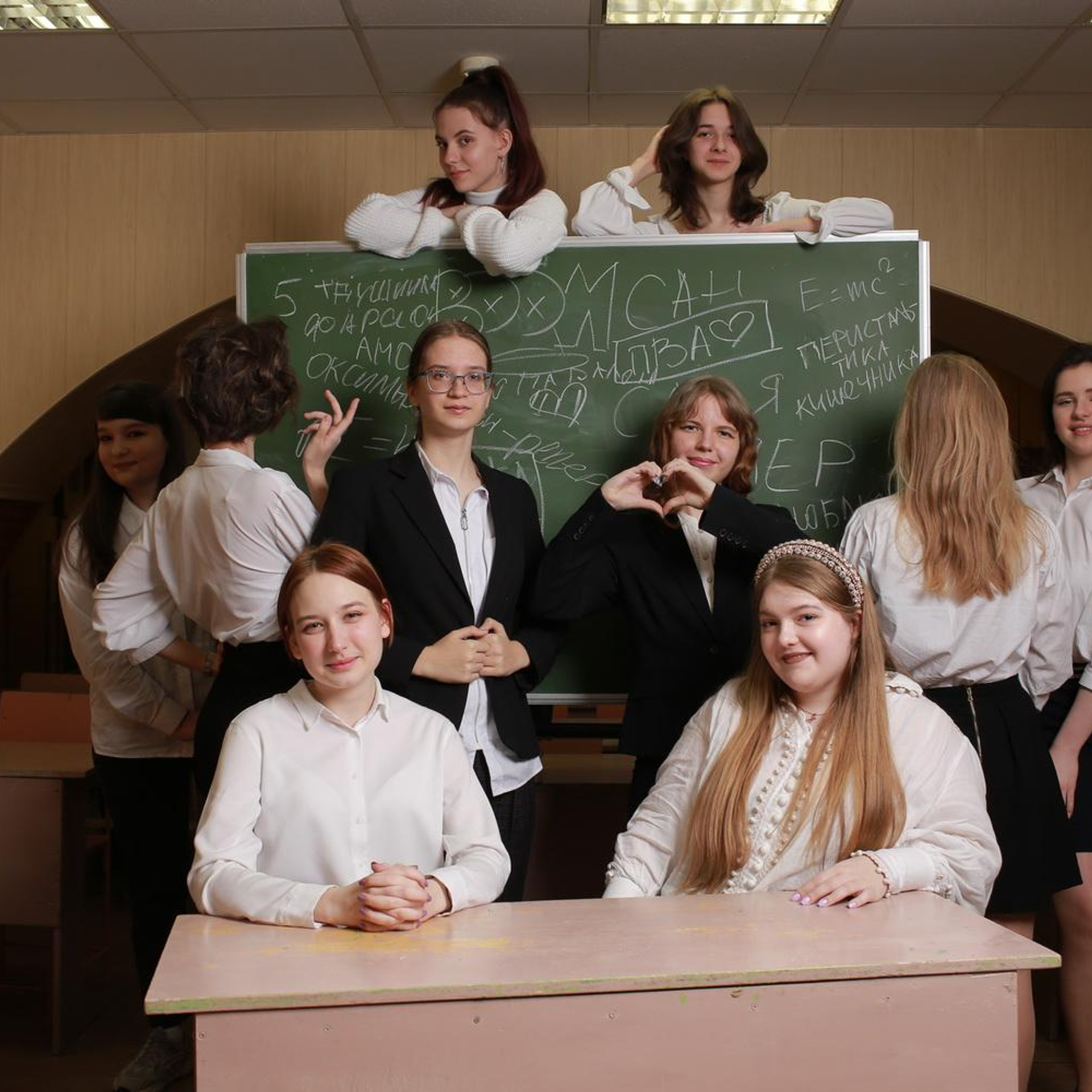 Фотосессии в школе. Фотосъемка и изготовление выпускных альбомов в Ростове-на-Дону