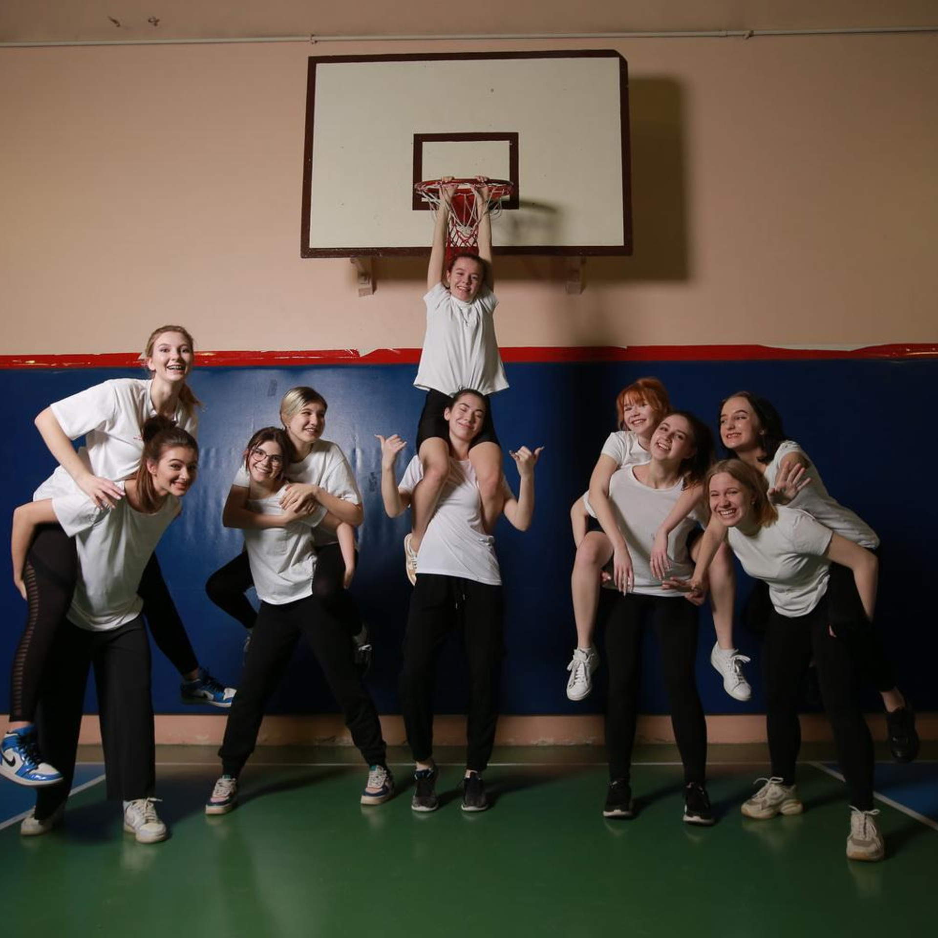 Фотосессии в школе. Фотосъемка и изготовление выпускных альбомов в Ростове-на-Дону