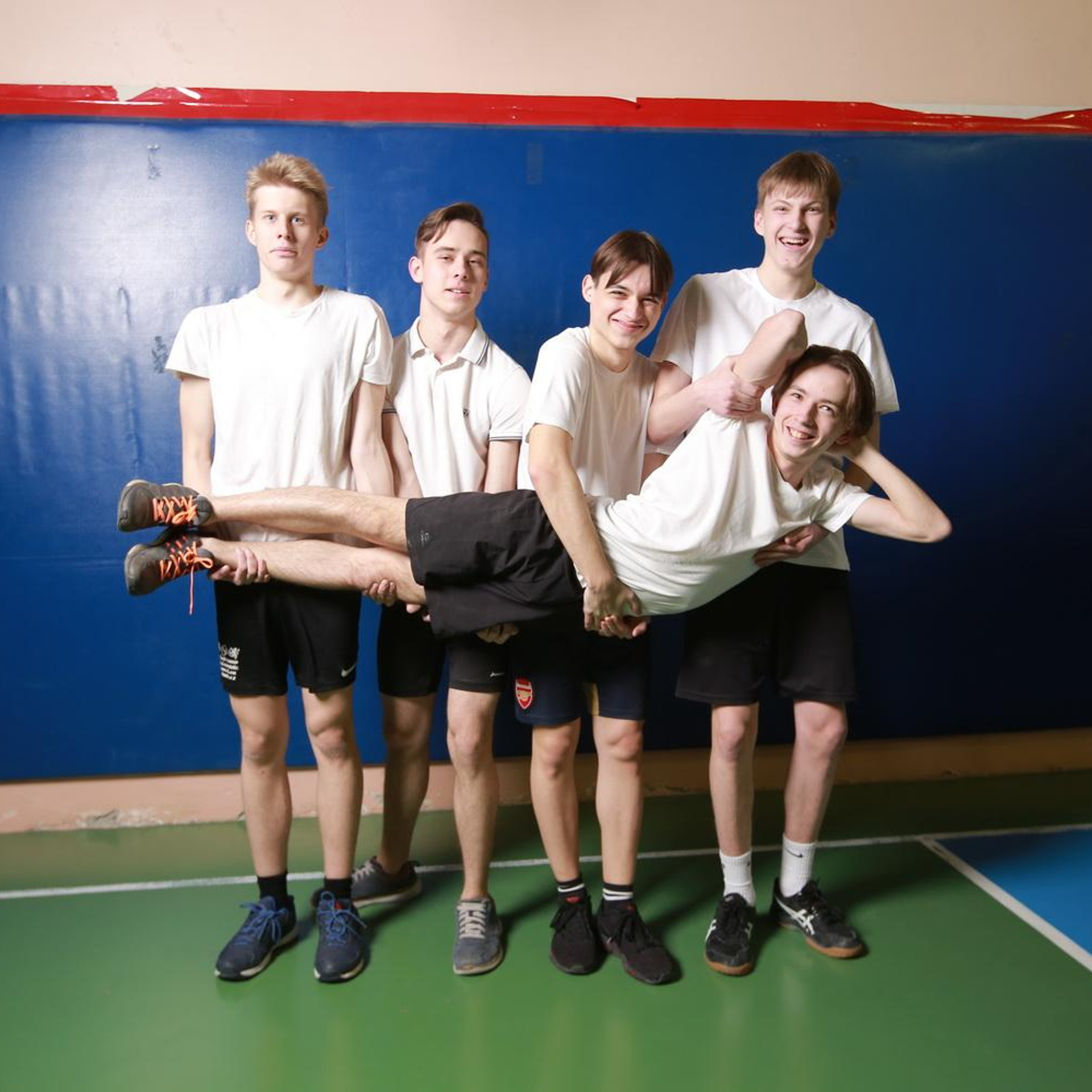 Фотосессии в школе. Фотосъемка и изготовление выпускных альбомов в Ростове-на-Дону