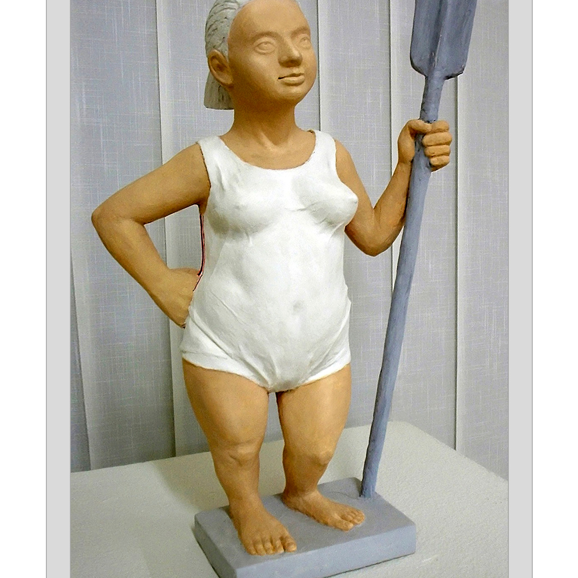 Девушка с веслом