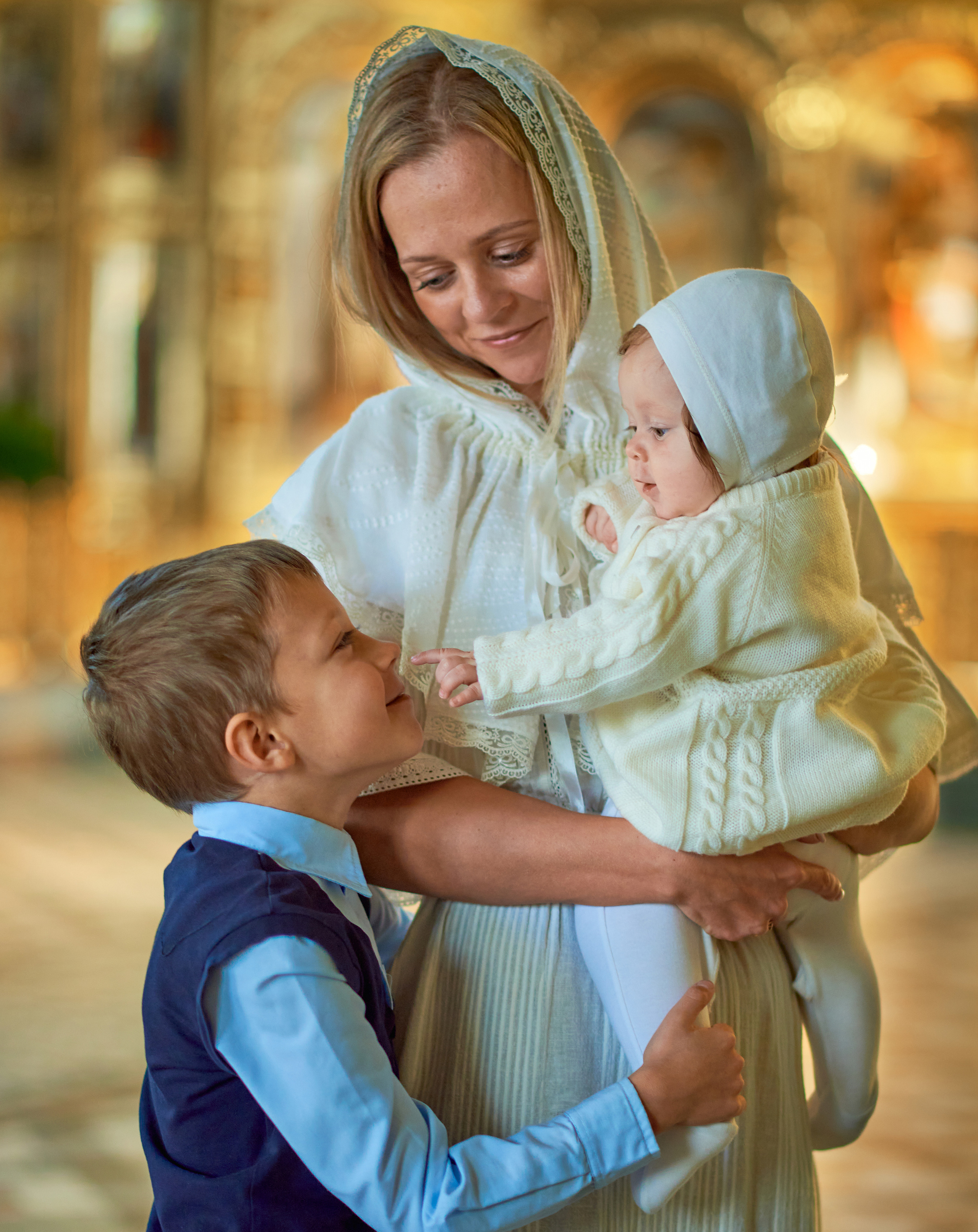 Фотографии во время крещения на долгую память. Фотограф  Крещения и Венчания Калининград
