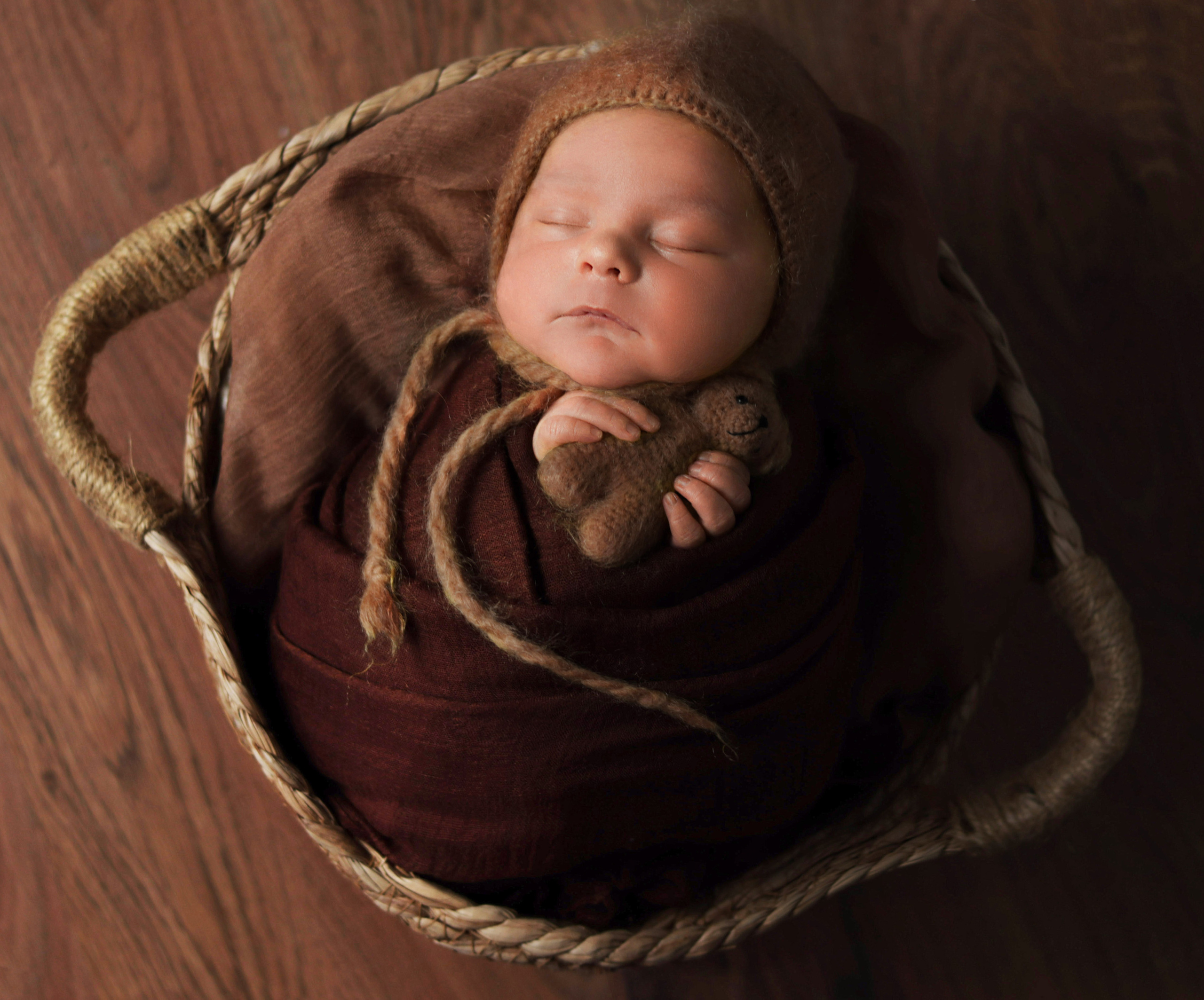 Малыш в корзинке. Фотограф новорожденных в г. Барнаул Ренпенинг Катерина