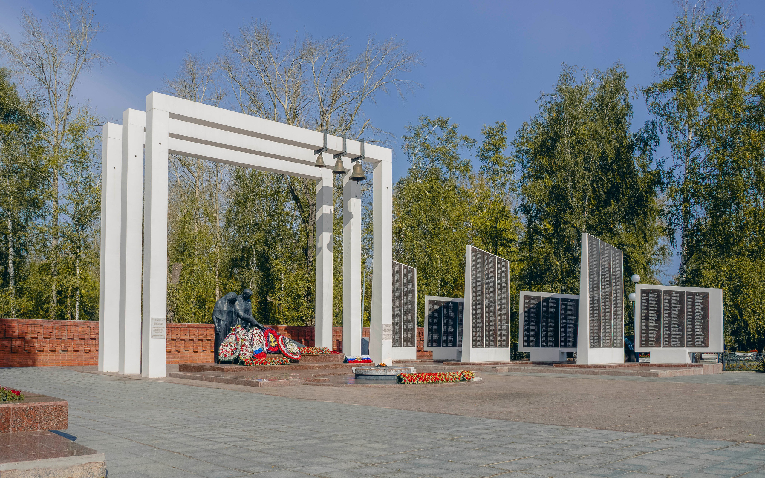 Примечательные места. Площадь Памяти в Тюмени