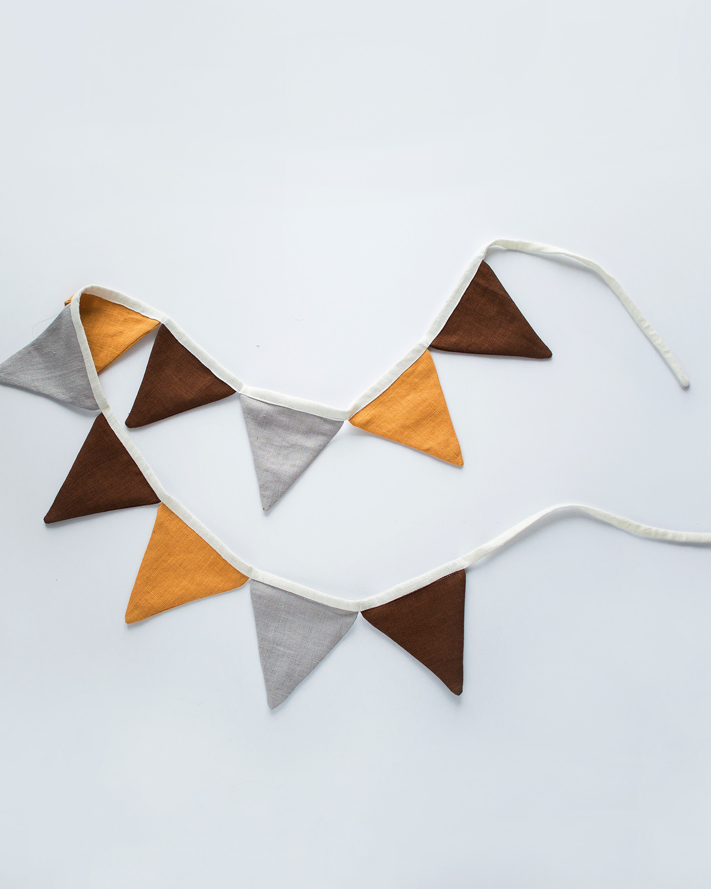 042 Флажки декоративные. Эко-одежда для детей