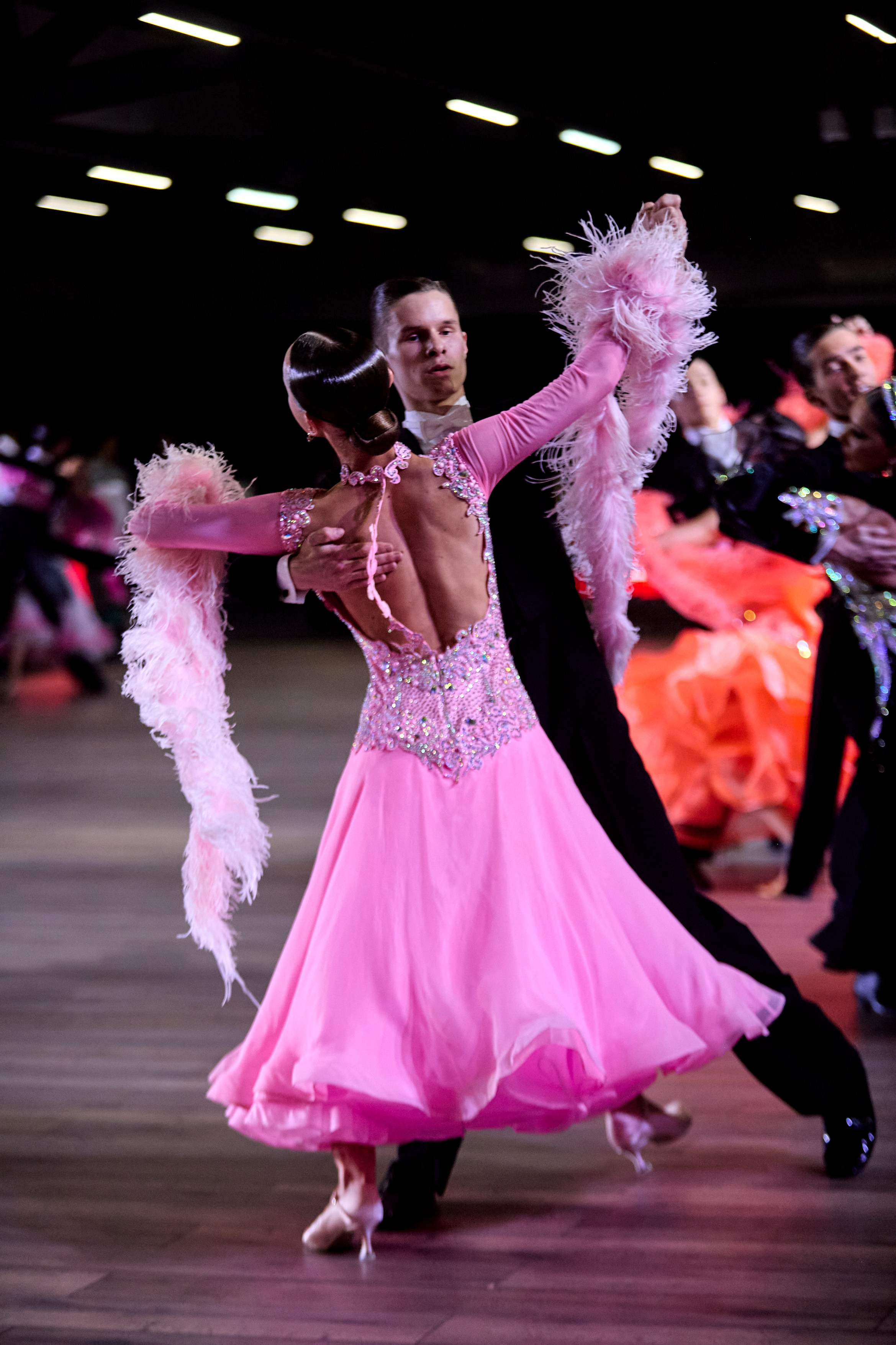 Услуги. Lumo — всё о мире бальных танцев