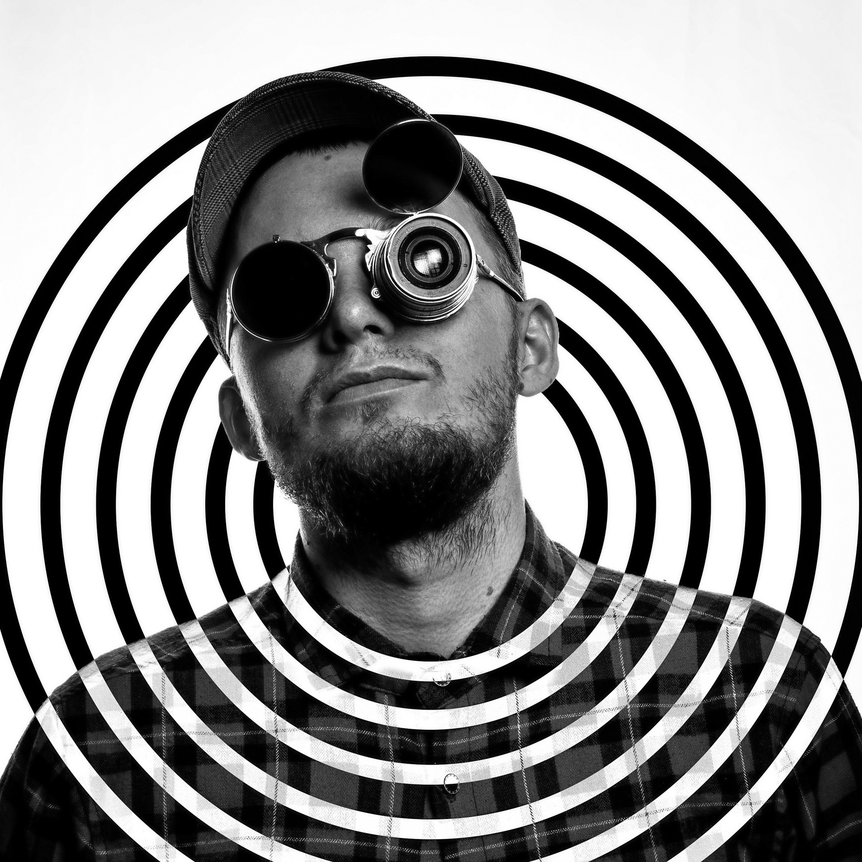 «Что стоит за портетом?» в Москве 18 мая