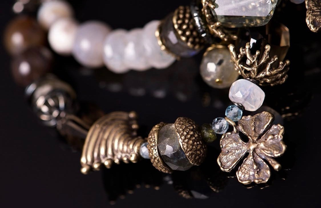 модные чокеры из натуральных камней