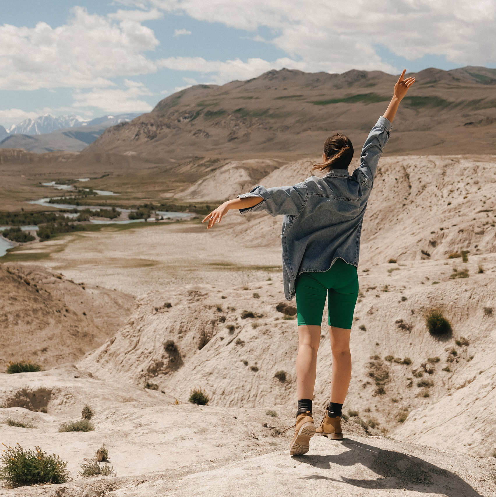 Цветение маральника на Алтае 2026. Фотограф. Алтай
