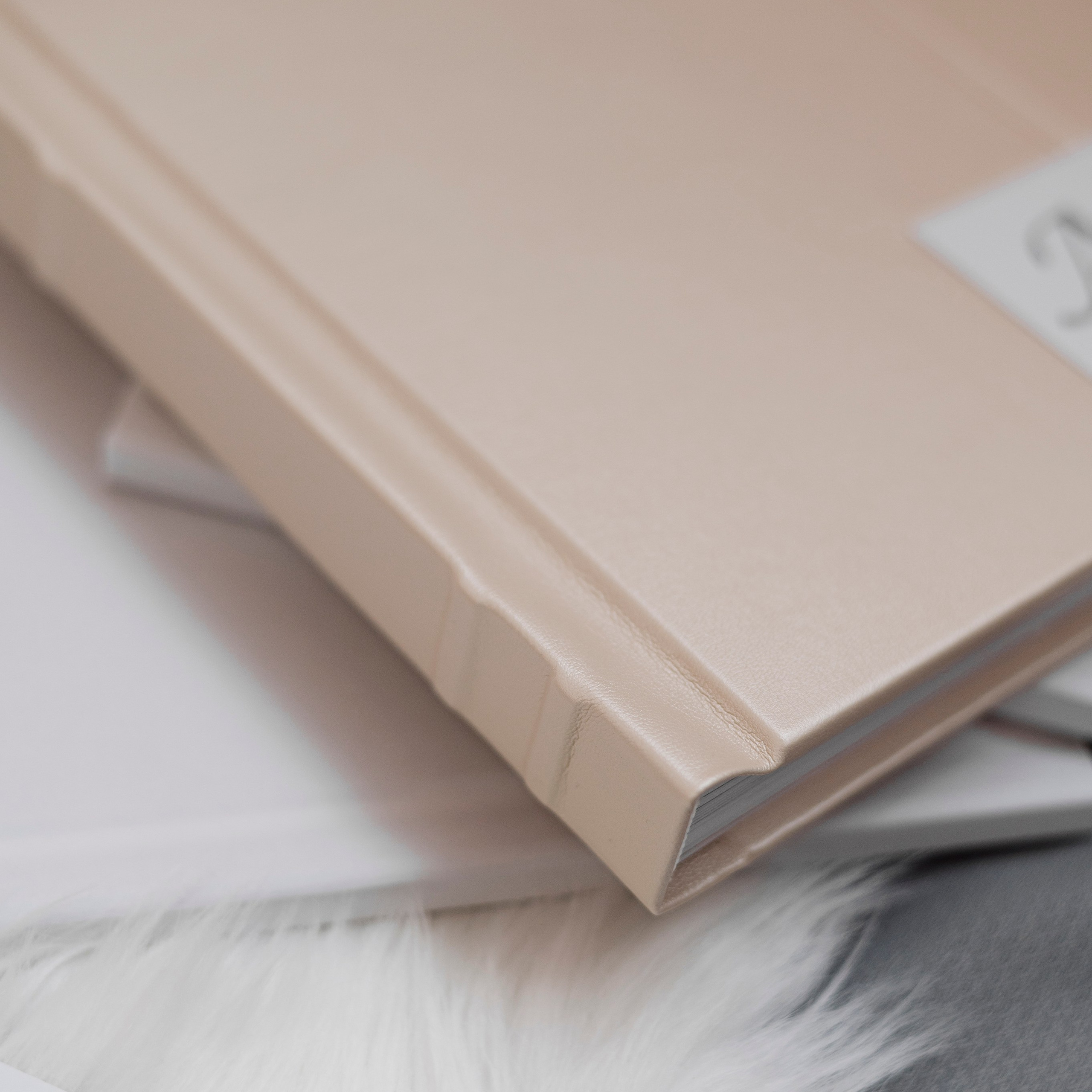 Классические фотокниги. Свадебные и семейные фотокниги