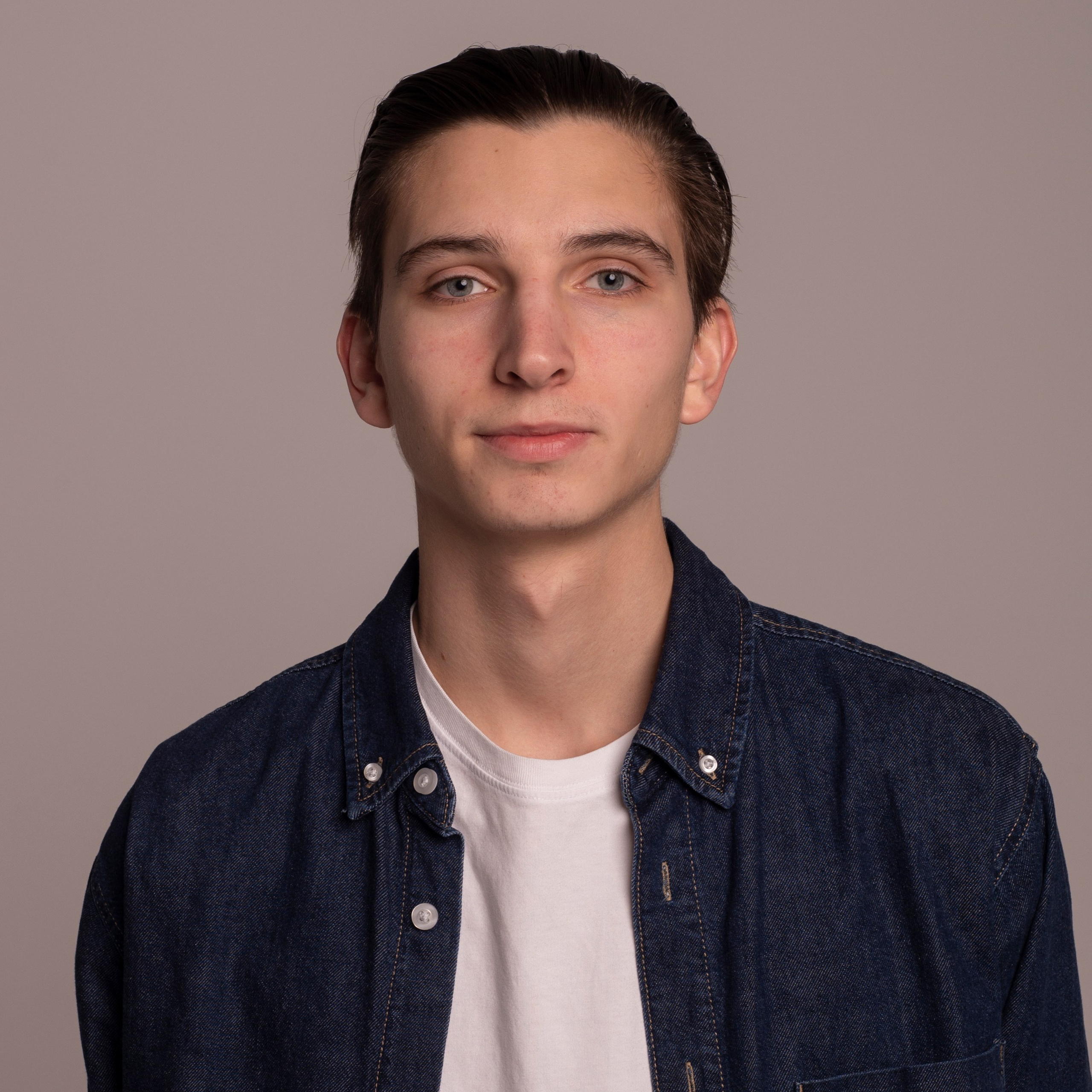 Контакты. Видеопроизводство. Антон Тихонов