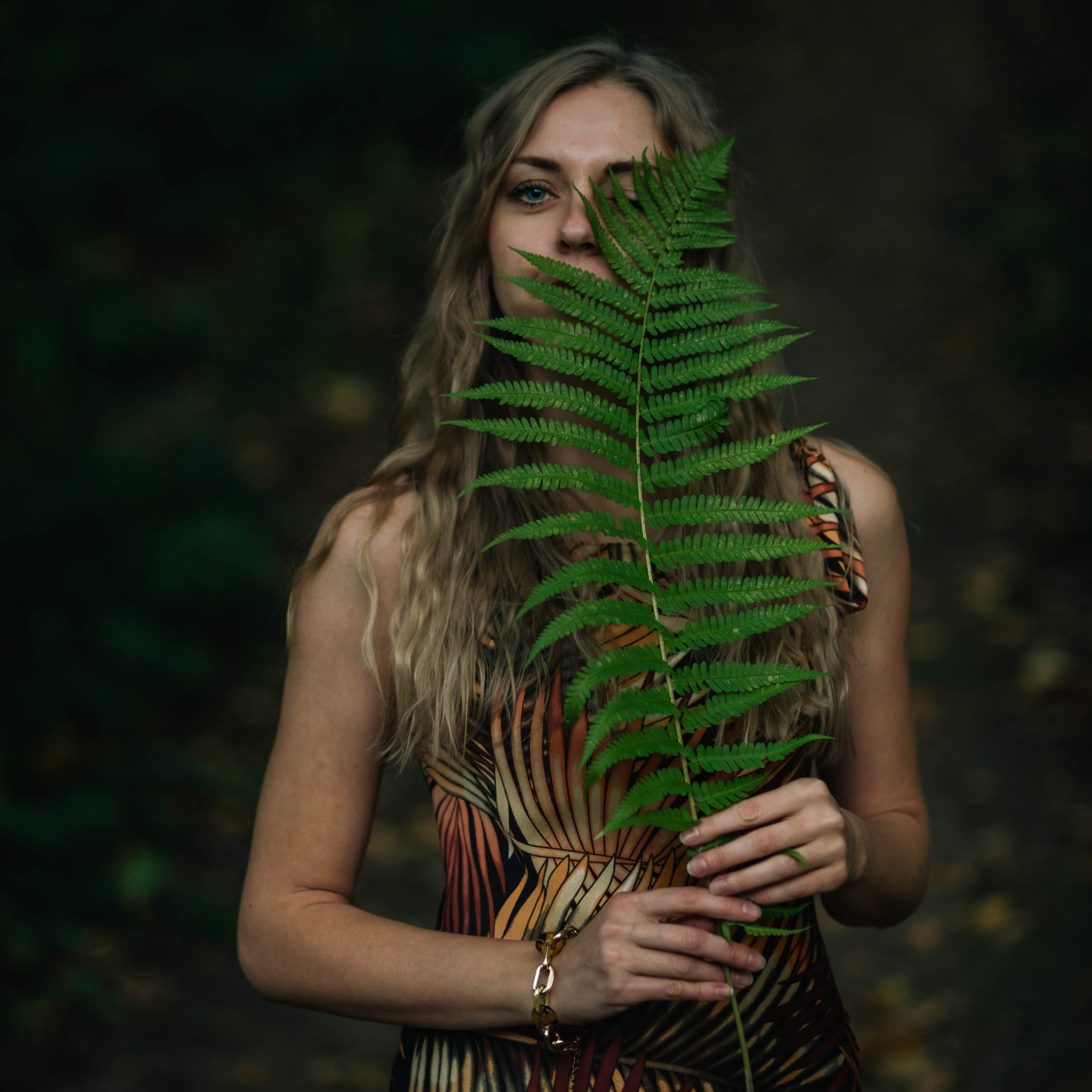 Контакты. Фотограф Елена Новикова