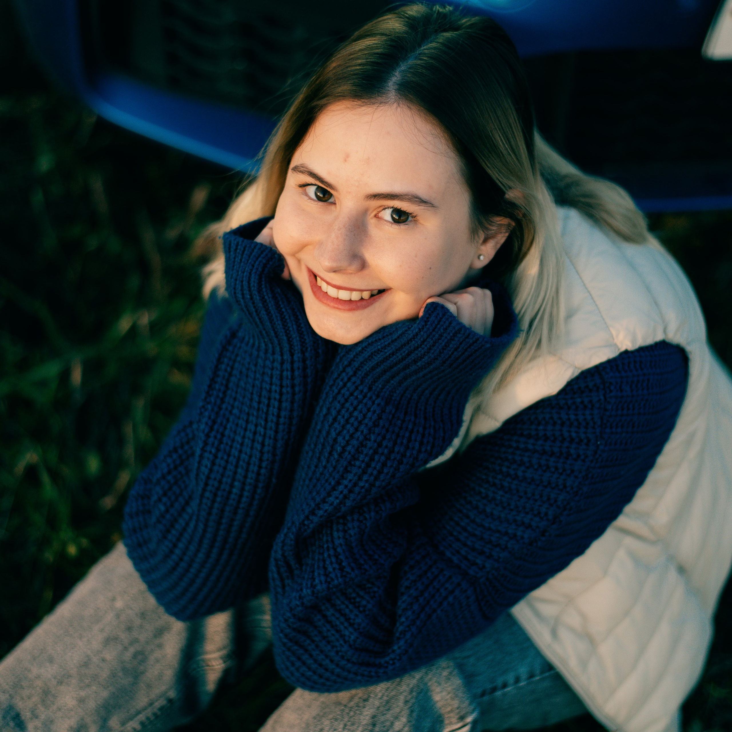 Контакты. Яна Плесовских — плёночный и цифровой фотограф в Москве