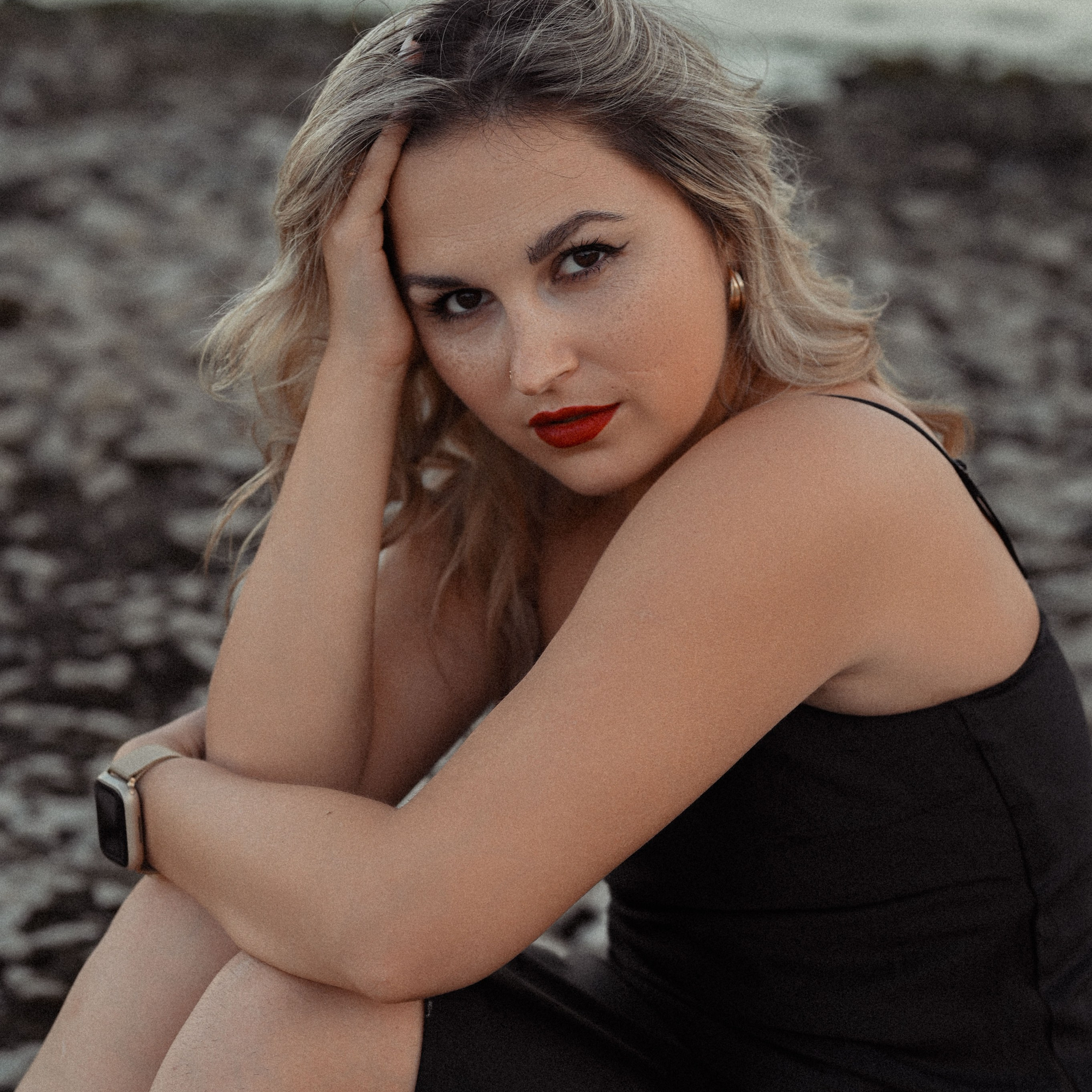 Контакты. Фотограф Алеся Груздо Волгоград