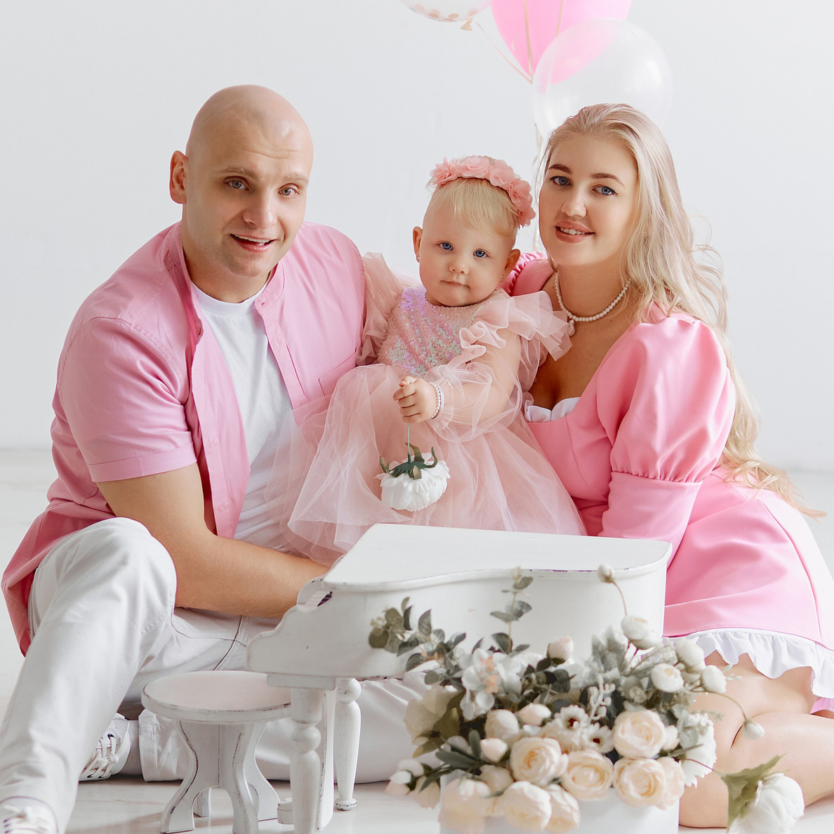 ПАКЕТ № 1Семейная фотосессия 20 фото в детальной ретуши Консультация по подбору     образа, реквизита, локацииПомощь с позированием     на съемкеЗакрытый доступ     к фотографиям на облачном дискеГотовность фотографий     в течение 14 дней 7500 рублей 