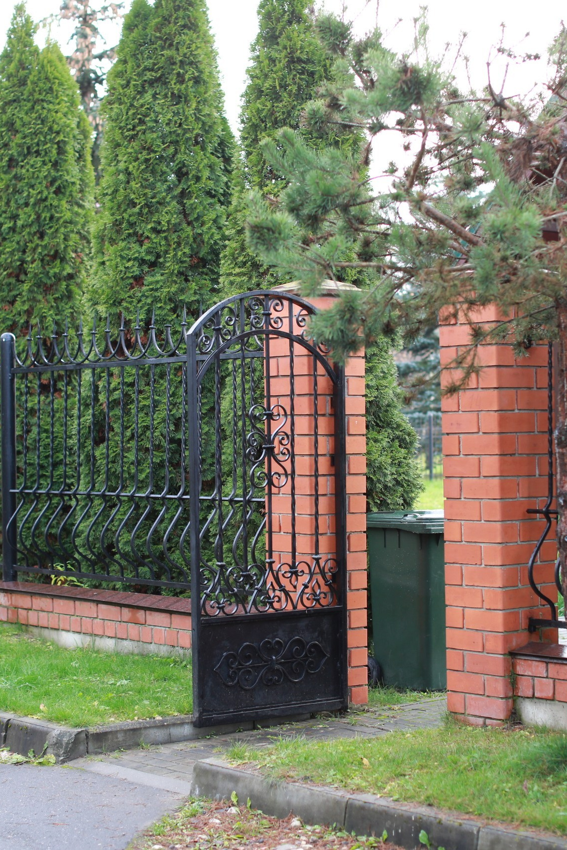 Аренда загородного дома для свадьбы или отдыха по Ярославскому шоссе. Банкетный зал Веранда в Якушево у озера для свадеб, юбилеев, корпоративов. Официальный сайт