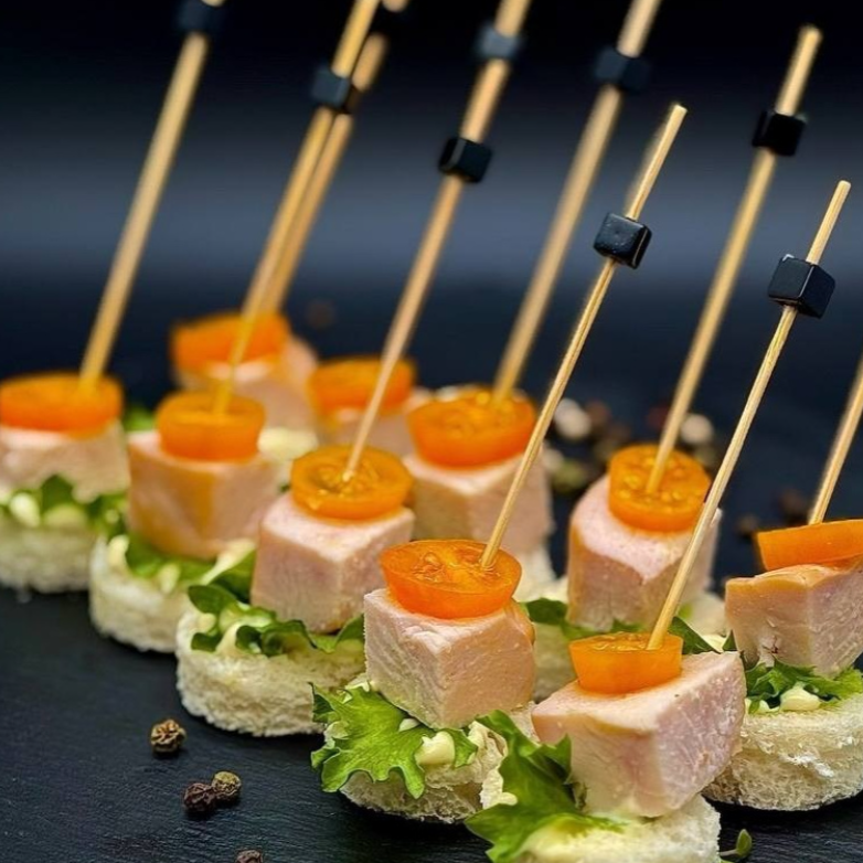 Горячие | холодные закуски. Izmailov loft