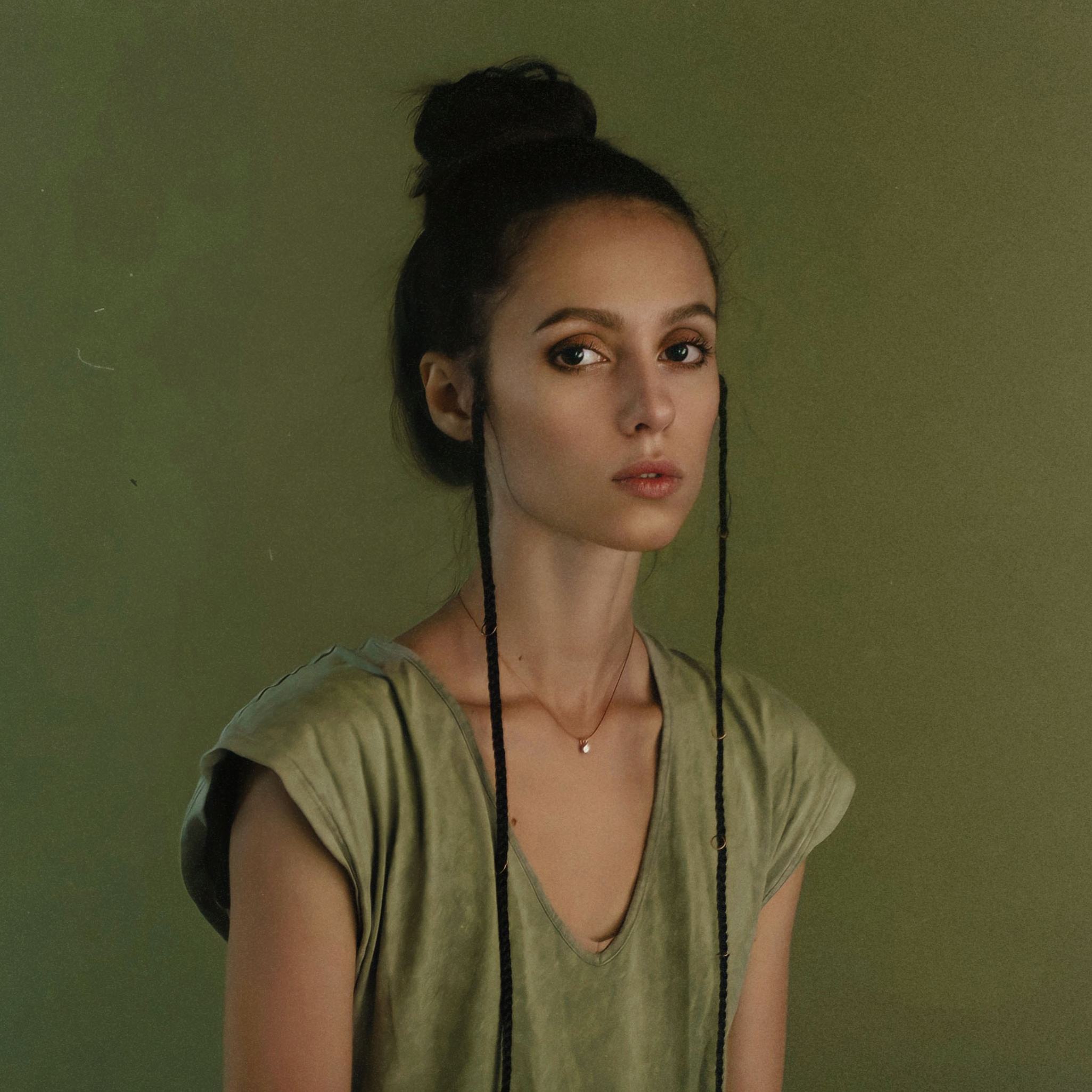 Контакты. Евгения Волкова рекламный фотограф в Алматы