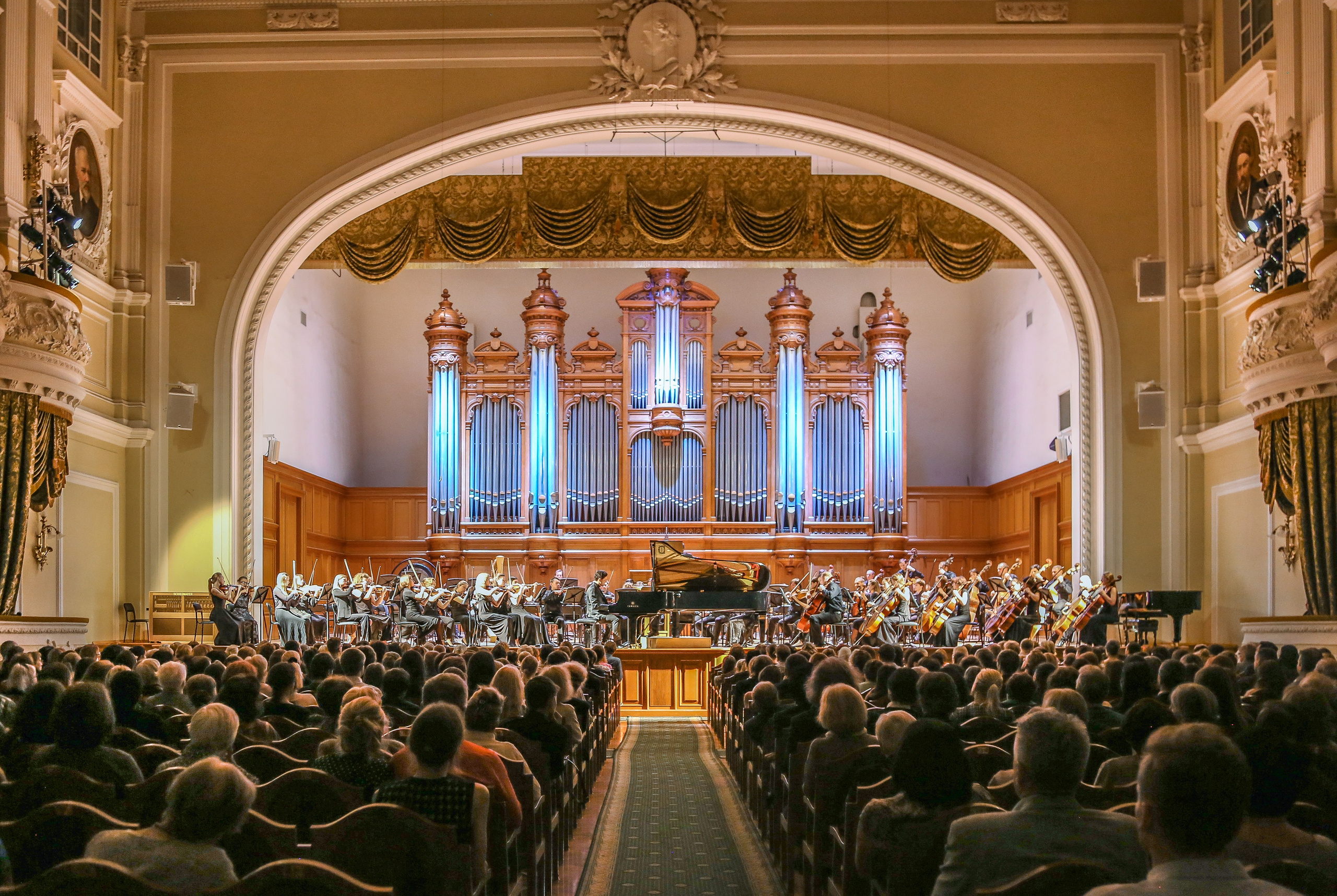 Рахманинов vs. Rachmaninoff. Симфонический диптих. Дарья Письменюк / Darya Leitstern — фотограф, музыкант, журналист, путешественник