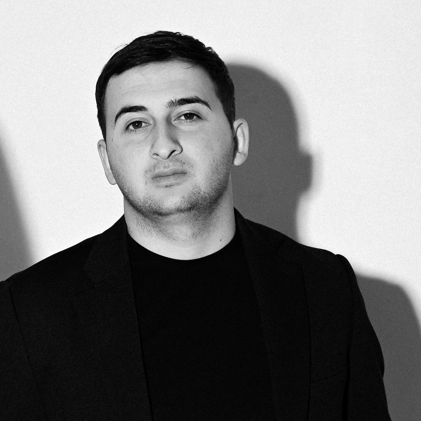 Контакты. Фотограф Артак Ерицян