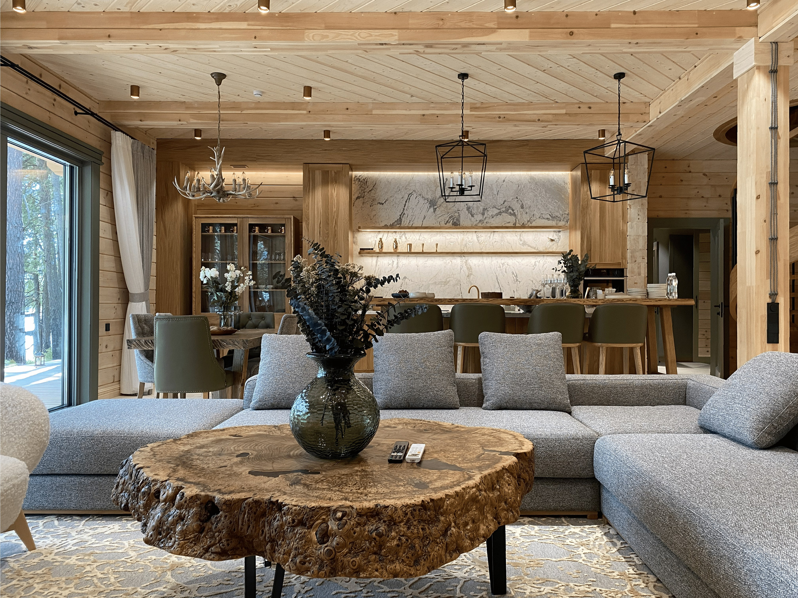 GRAND CHALET RIVER / коттедж на территории отеля Grand Chalet Altay, 405 м². Rezells Architects — студия дизайна жилых и коммерческих интерьеров