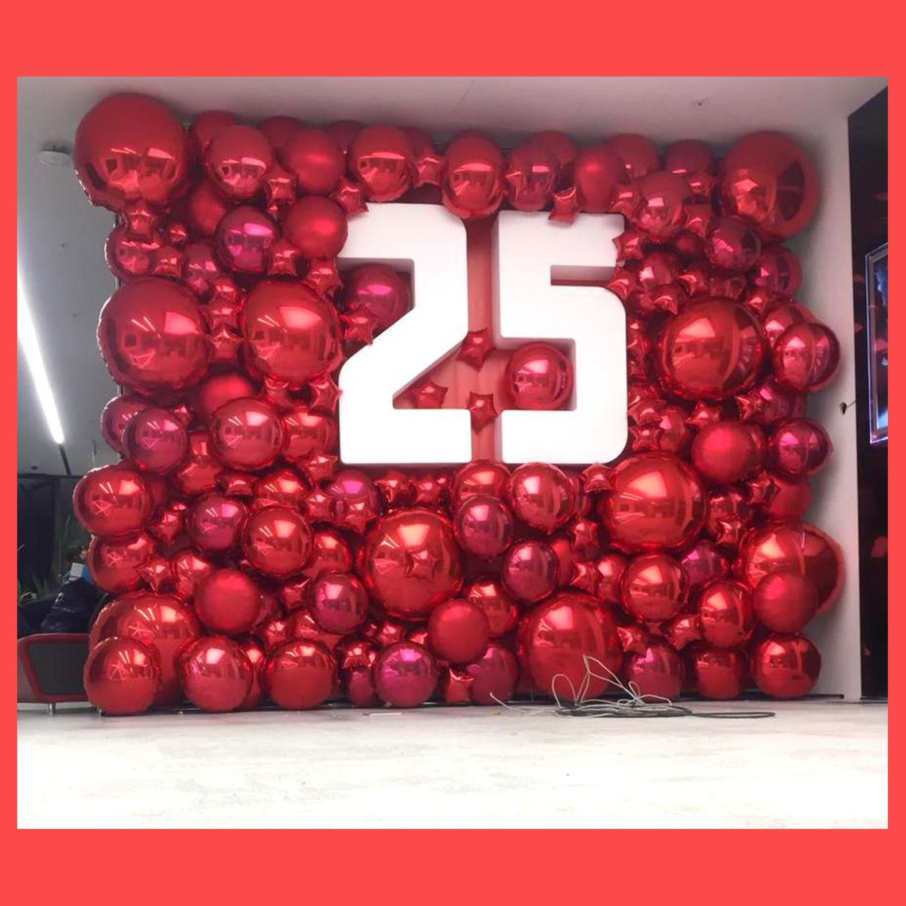 Фотозона из фольгированных шаров. Студия праздничного декора