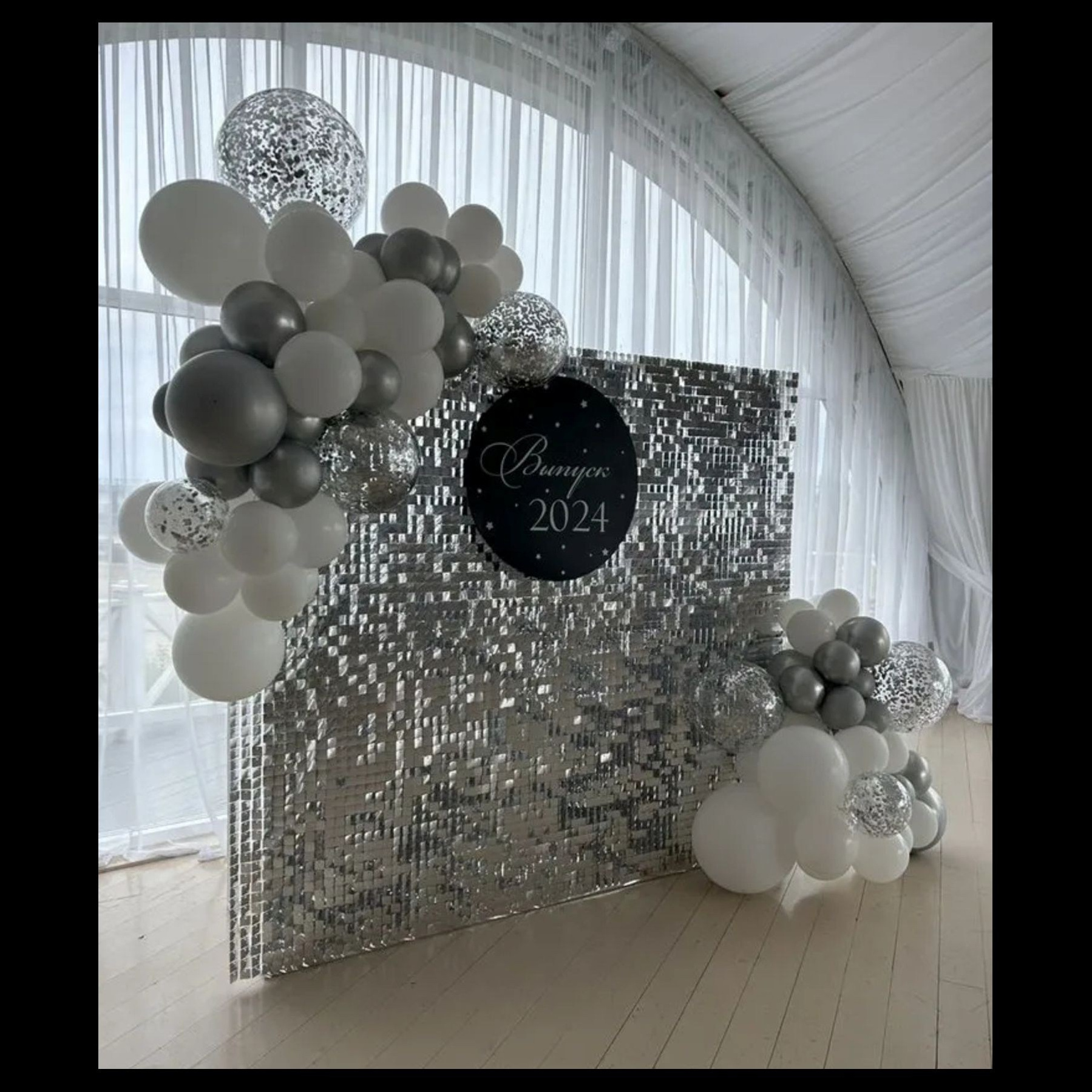 Фотозона пайетки выпускной. Студия праздничного декора