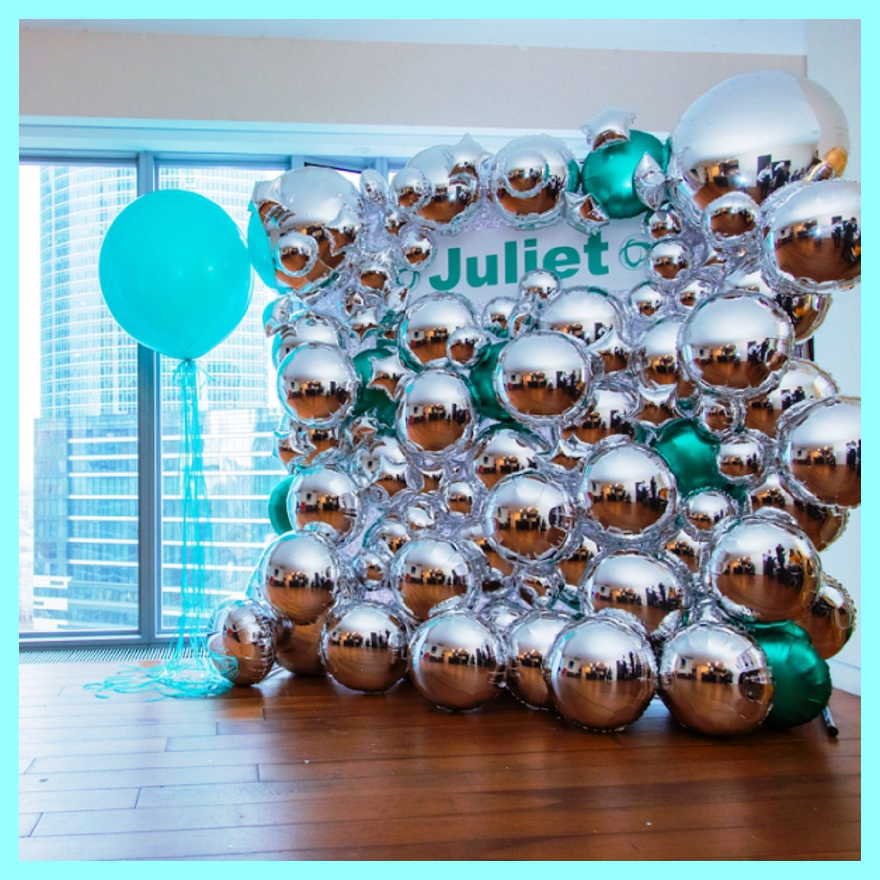 Фотозона из фольгированных шаров. Студия праздничного декора