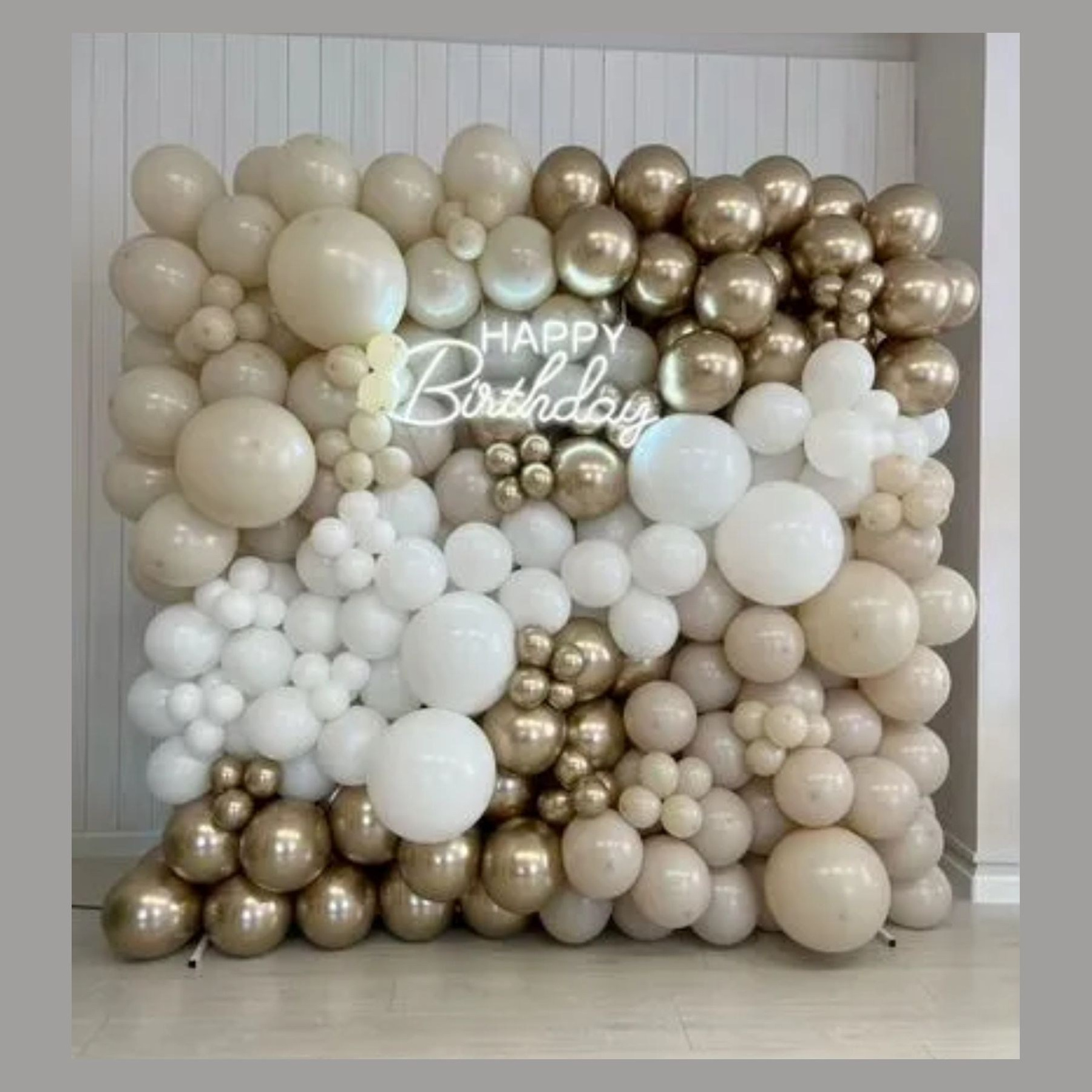 Стена-панно из разнокалиберных воздушных шаров. Студия праздничного декора