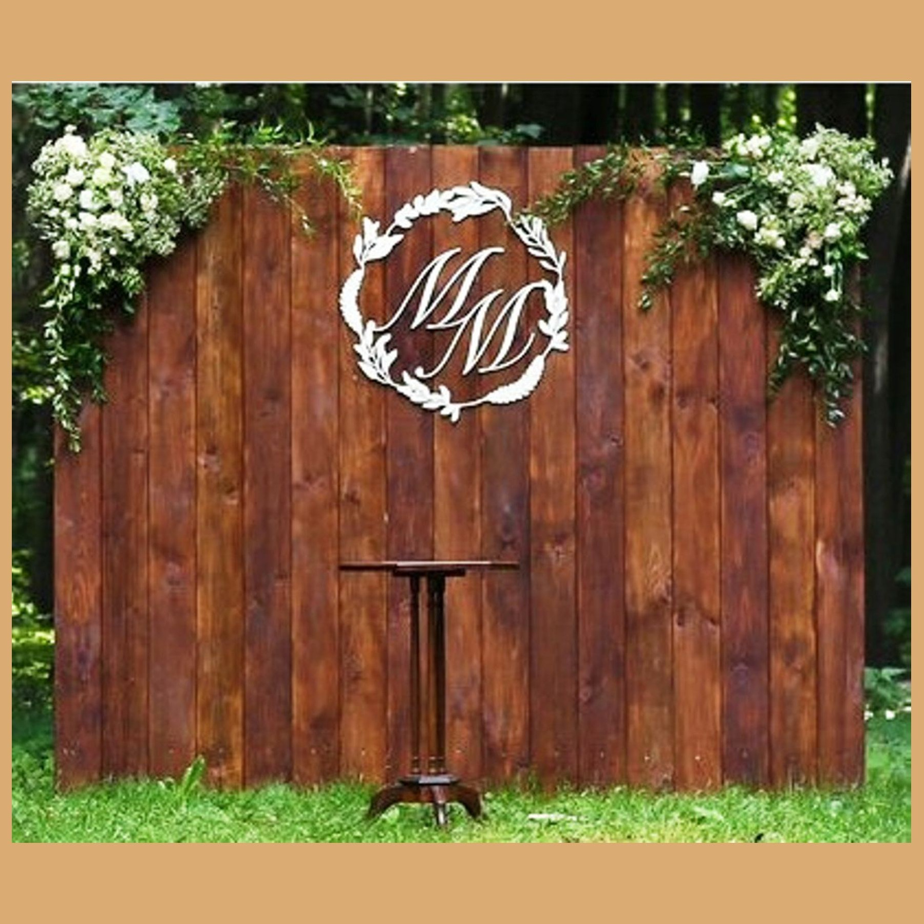 Деревянная фотозона. Студия праздничного декора