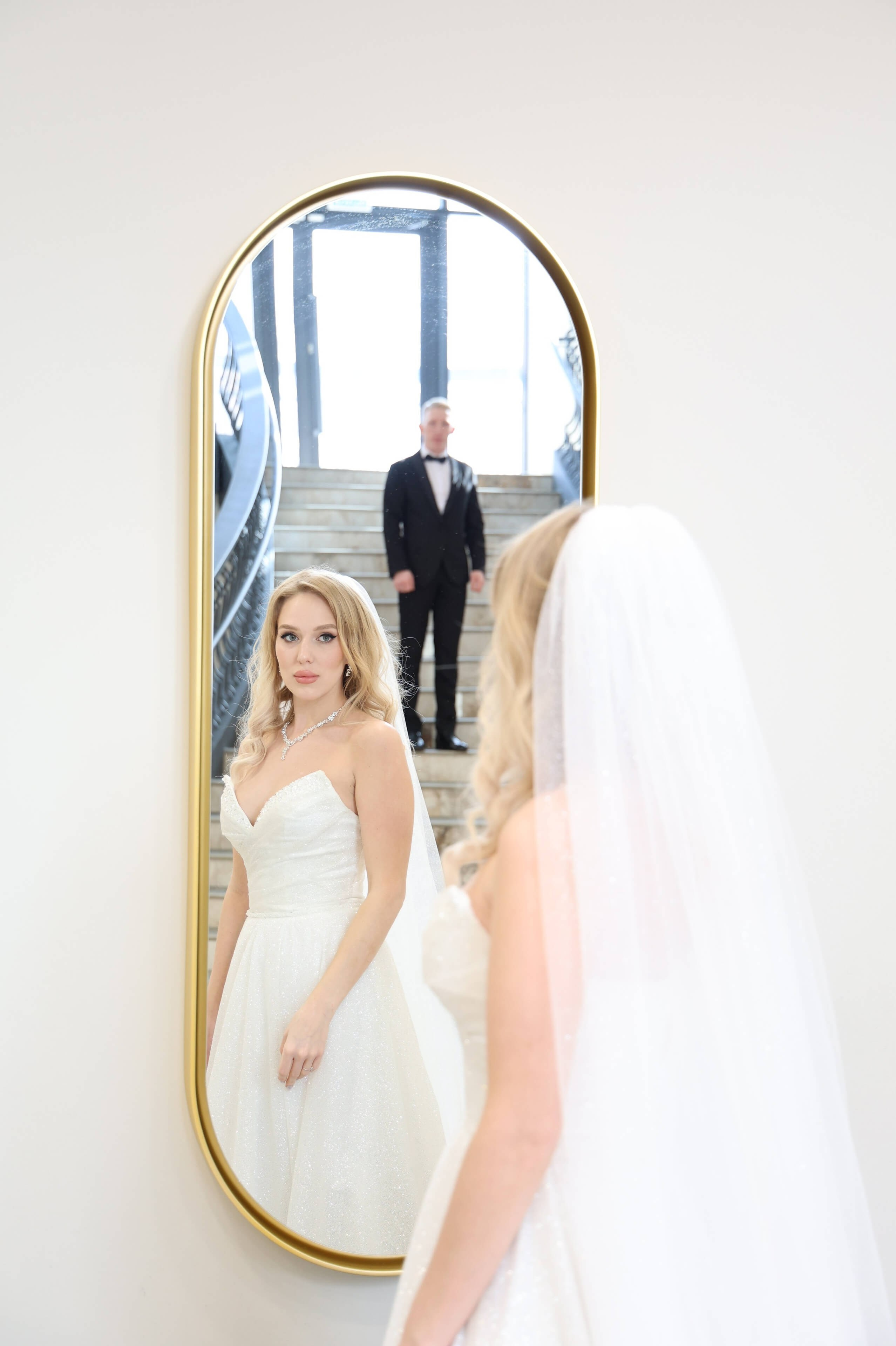 Как выбрать свадебного фотографа в Екатеринбурге? Будет ли это профессионал? Умеет ли он общаться и получится ли сделать хорошие кадры? 