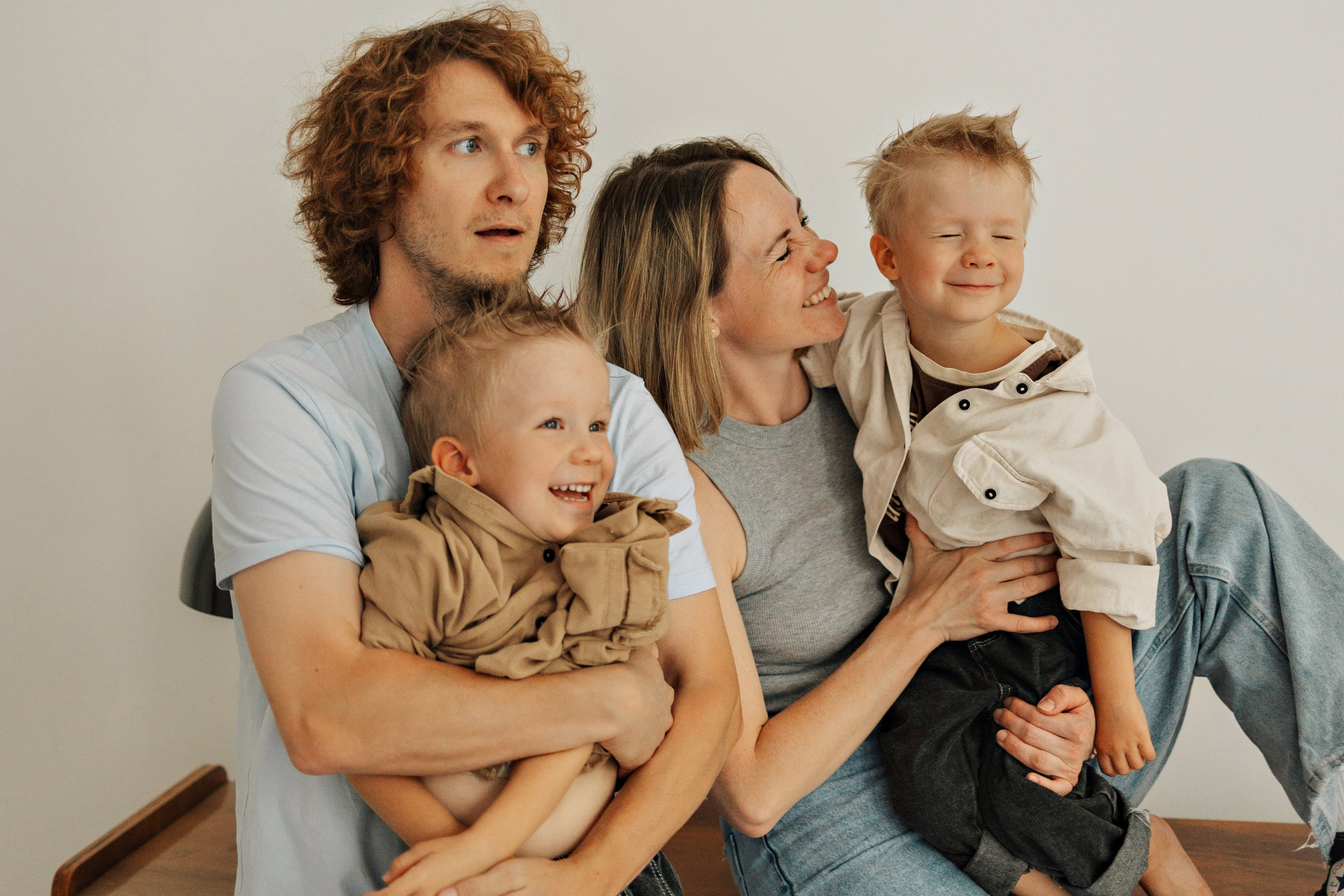 Семейная Фотосессия в Студии с Детьми: Уют, Волшебство и Ваши Счастливые Моменты. Семейный Фотограф Москва: Семья, Love Story, Контент для Блога/Маркетплейсов