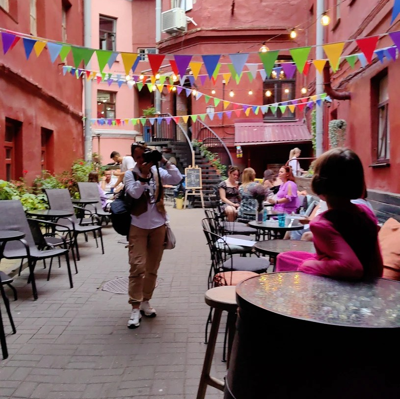 Красный дворик, Синяя коза, туристические места Минска