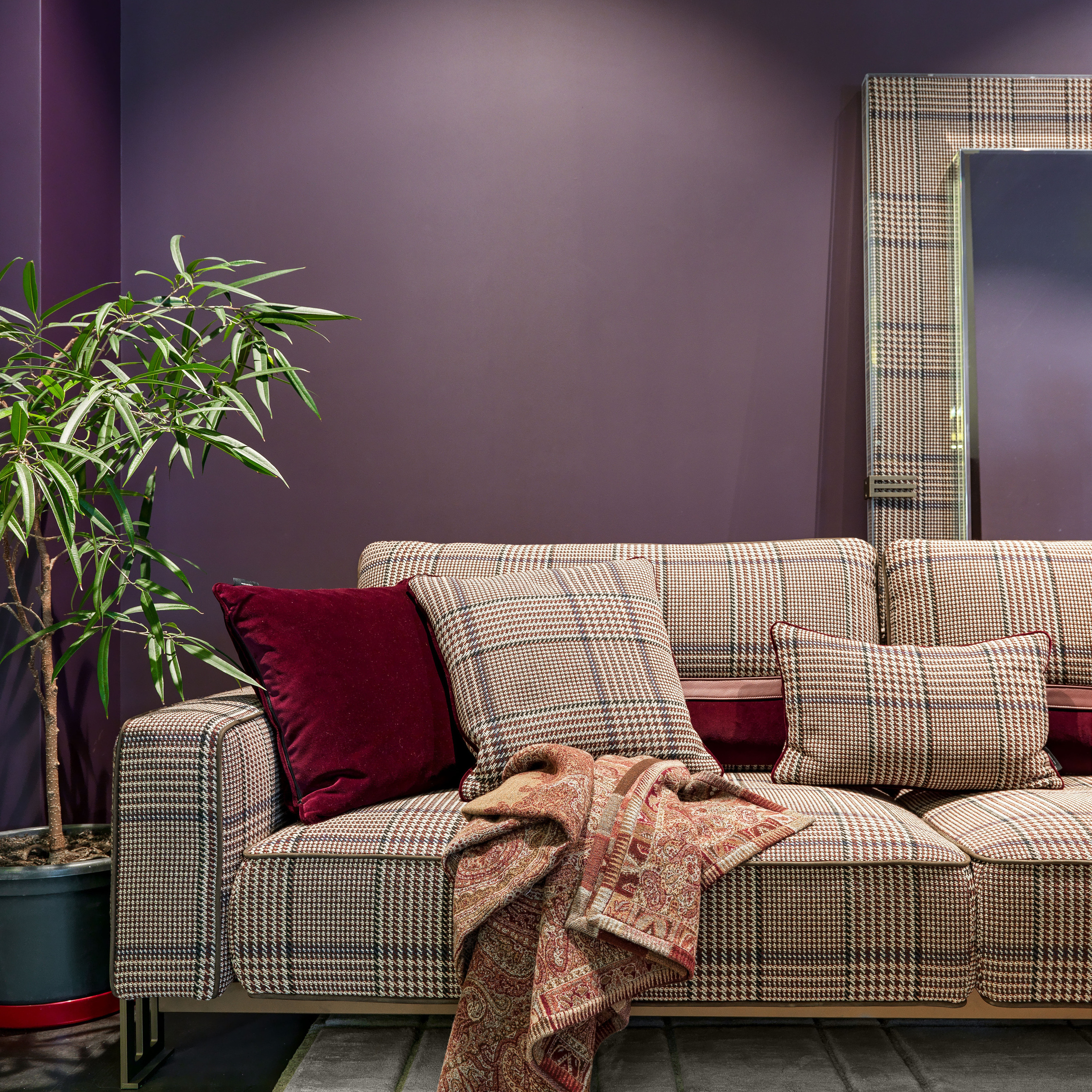 Icon showroom. Elizarova Design Studio