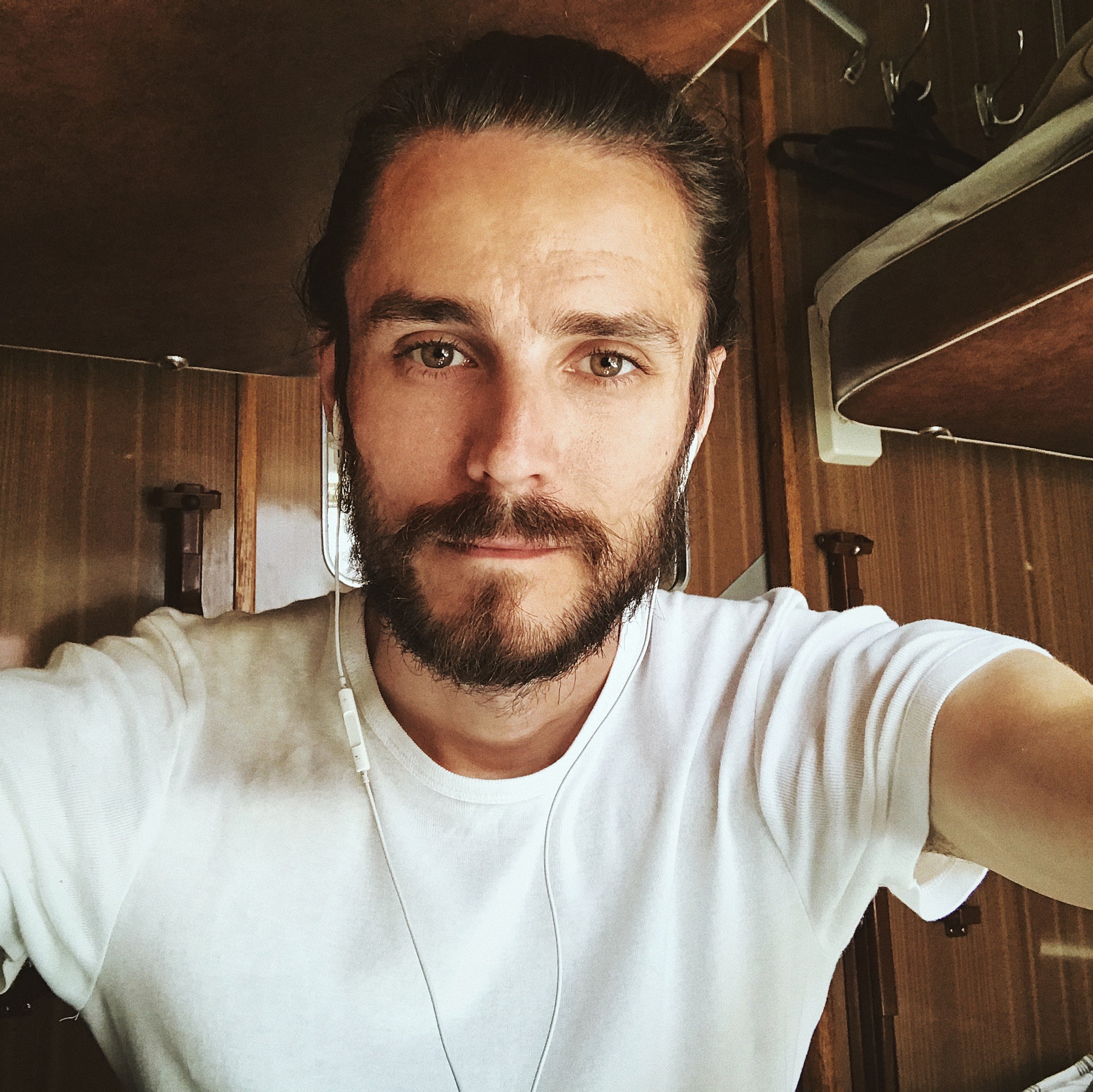 Контакты. Коммерческий ретушер Сергей Акинто