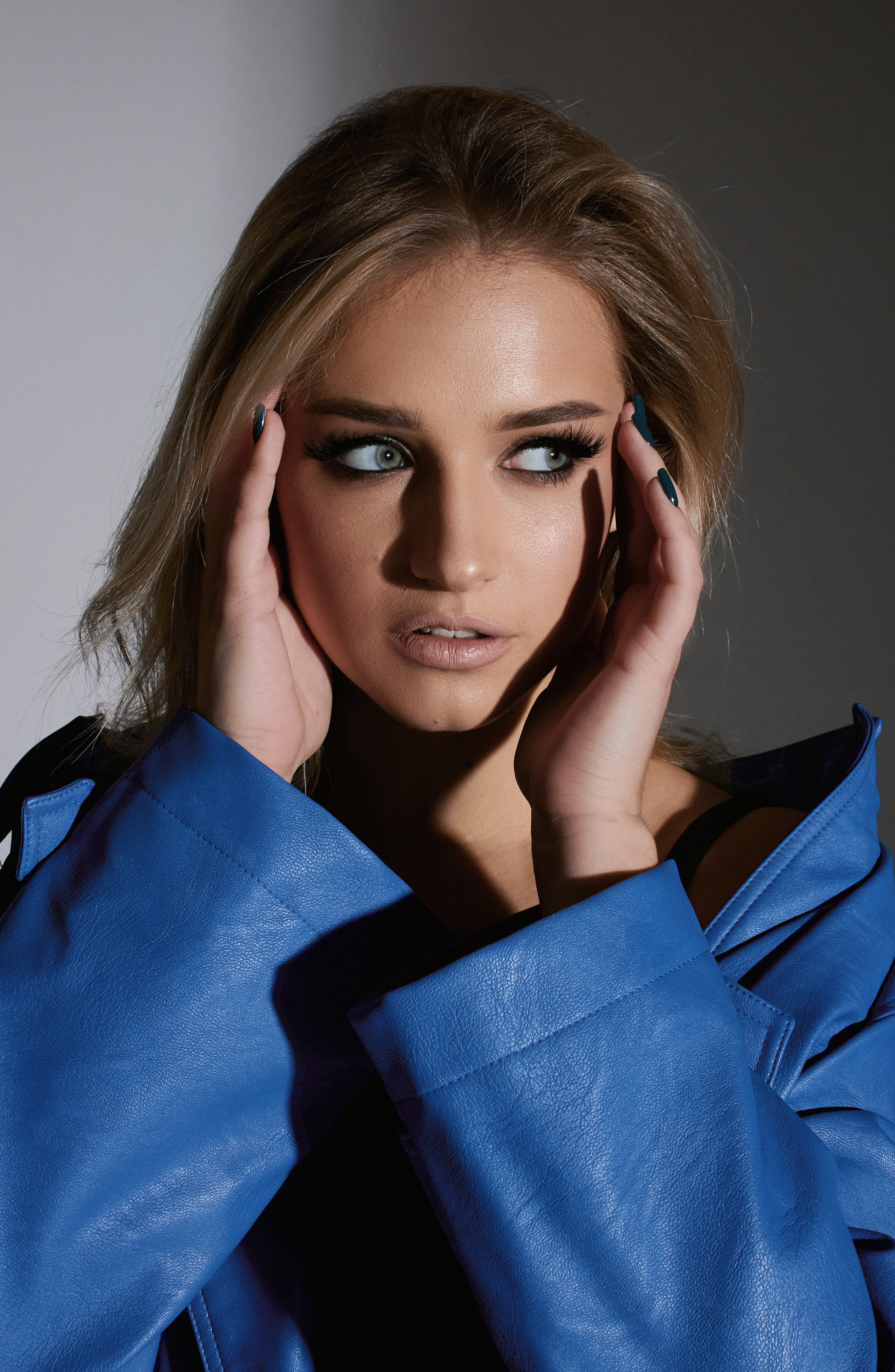 Retouch. Fashion photographer in Prague Kisel Ekaterina