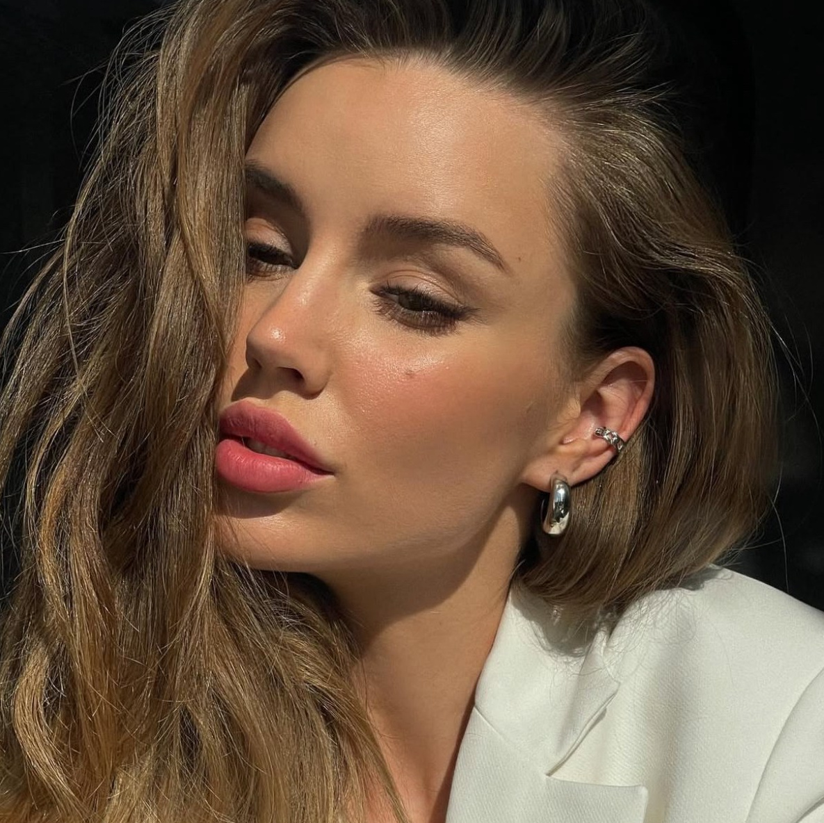 Контакты. Фотограф Элина Лукьянова