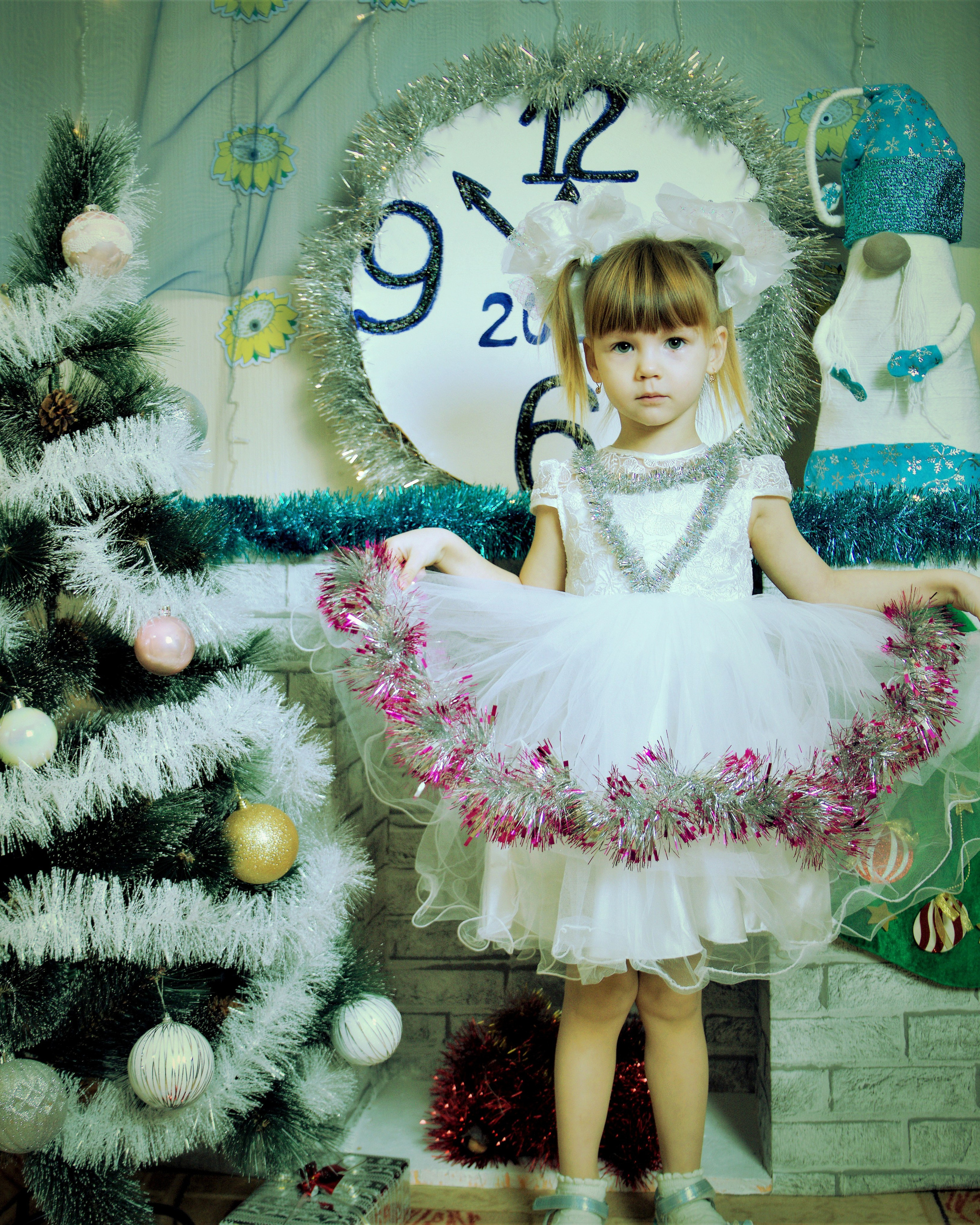 Прайс фото и видеосъемка вручение аттестатов и утренников в детском саду. Свадебный фотограф ростовская область