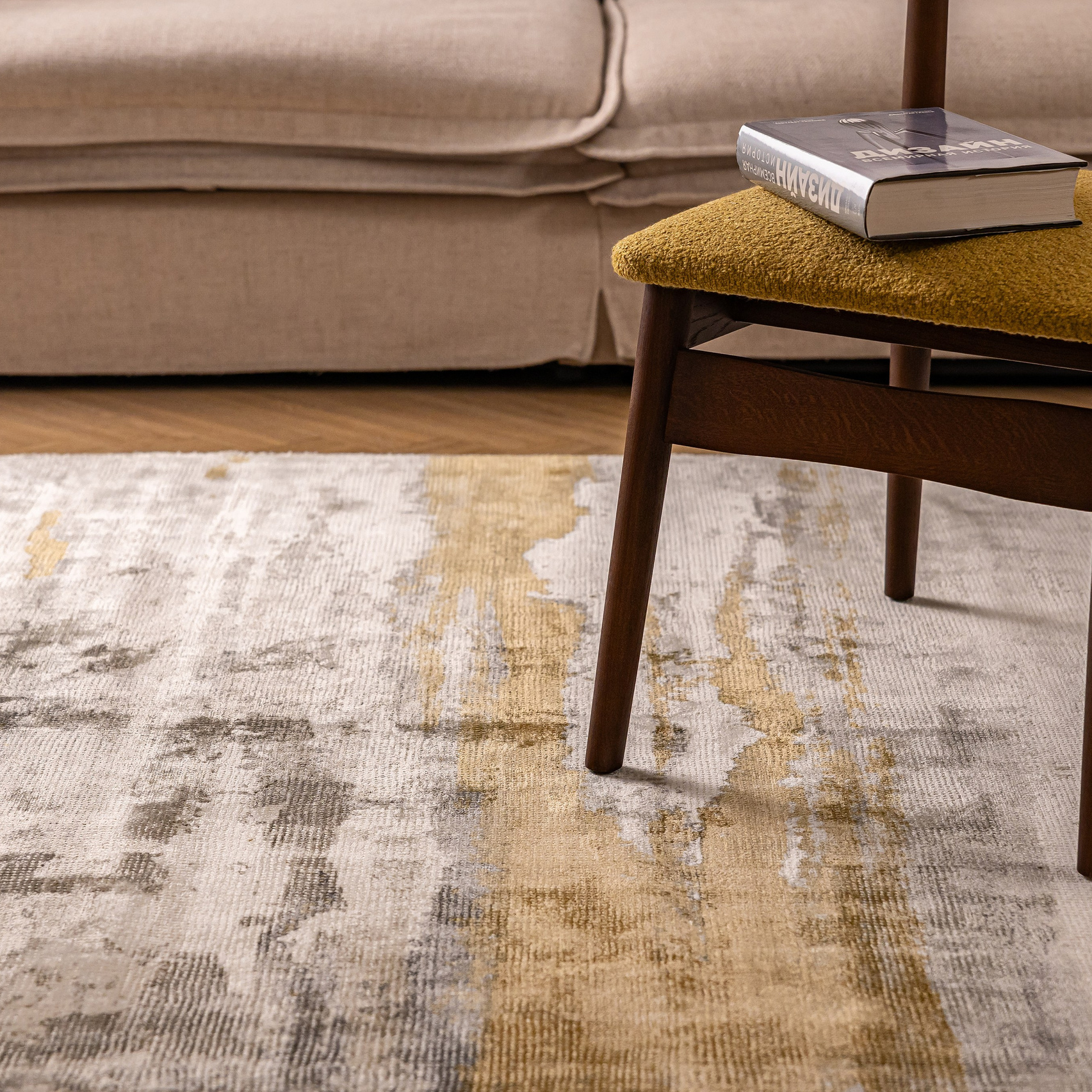 Ковры Decaro Rugs. L. Deco интерьерный салон. Краски/обои/лепной декор