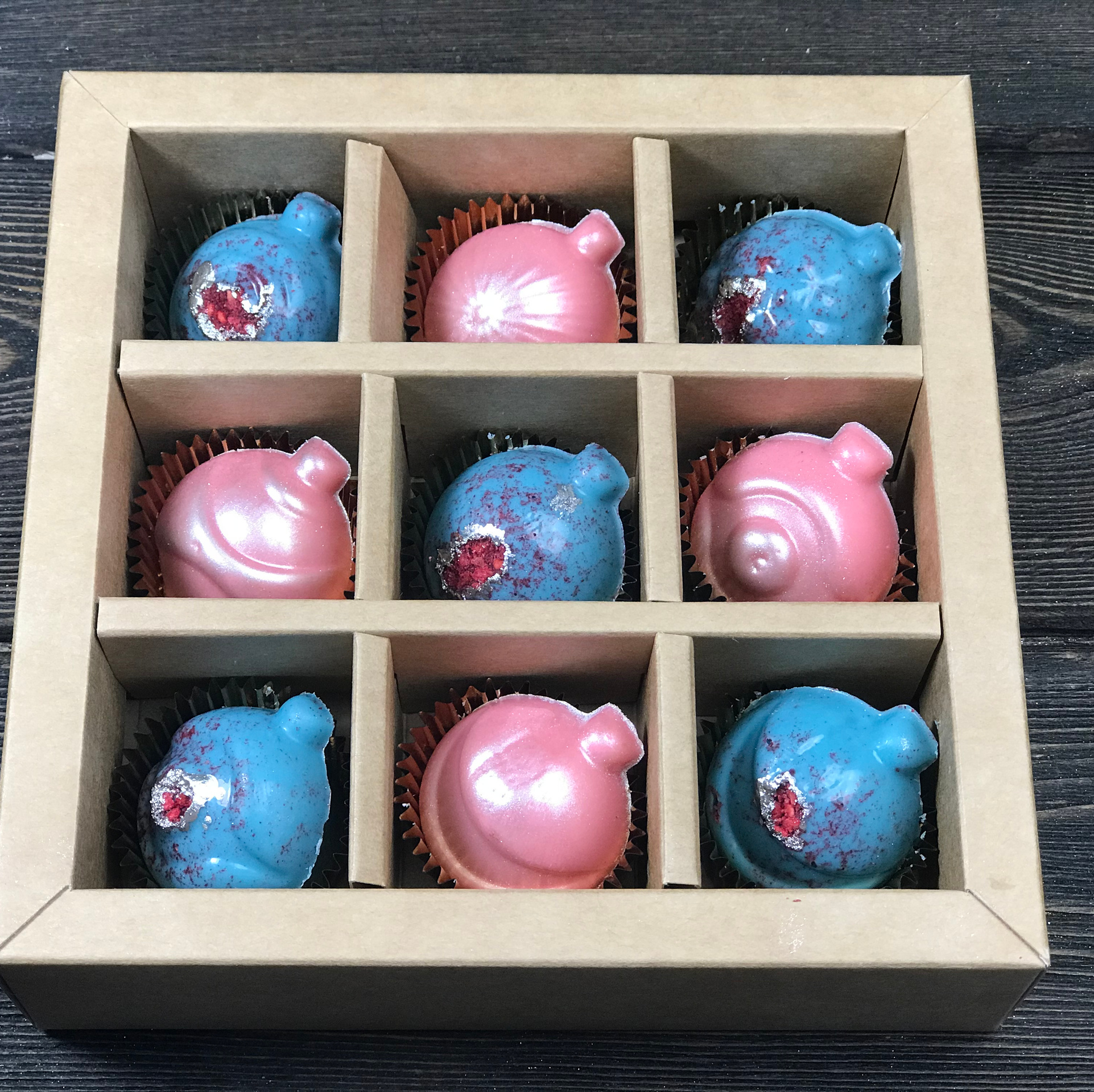 Фантазийный шоколад Сургут. Клубника в шоколаде в Сургуте