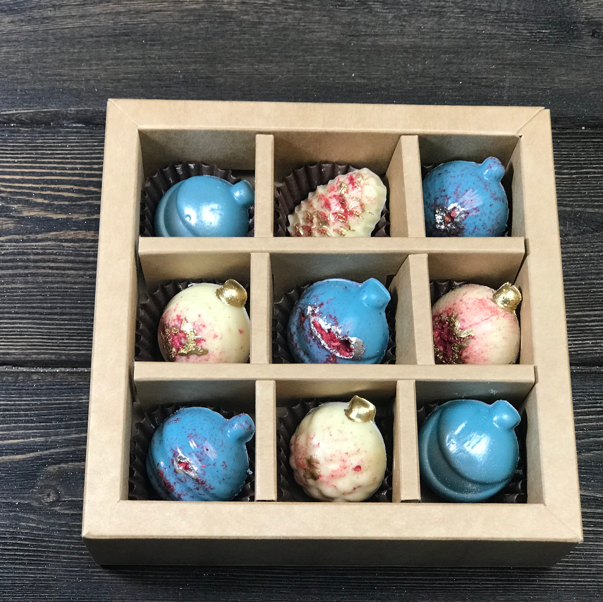 Фантазийный шоколад Сургут. Клубника в шоколаде в Сургуте